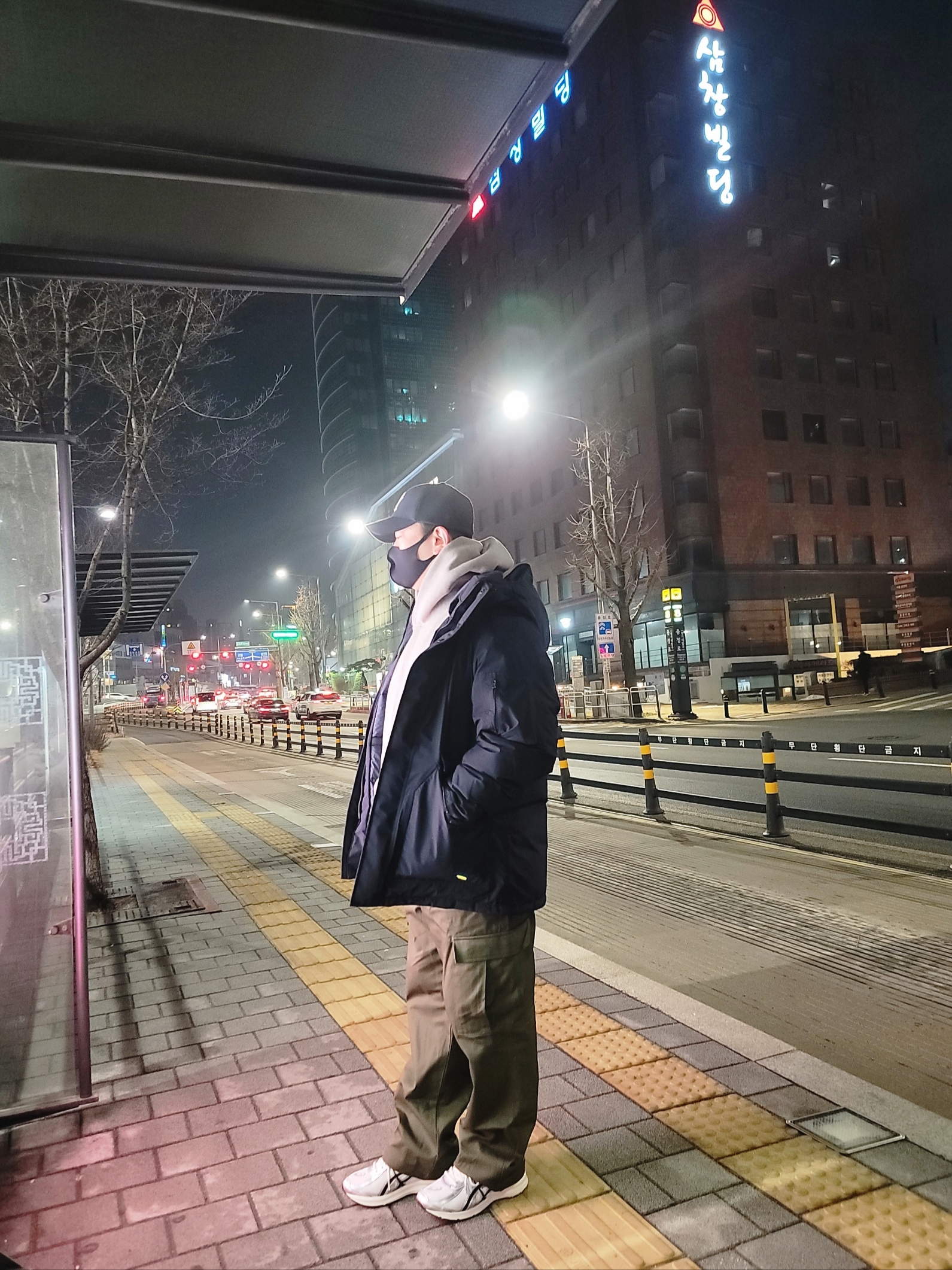 Asics Jog 100 S White Black - 2E Wide, Nanamica Gore-Tex Down Coat Navy 착용 스타일 - 1