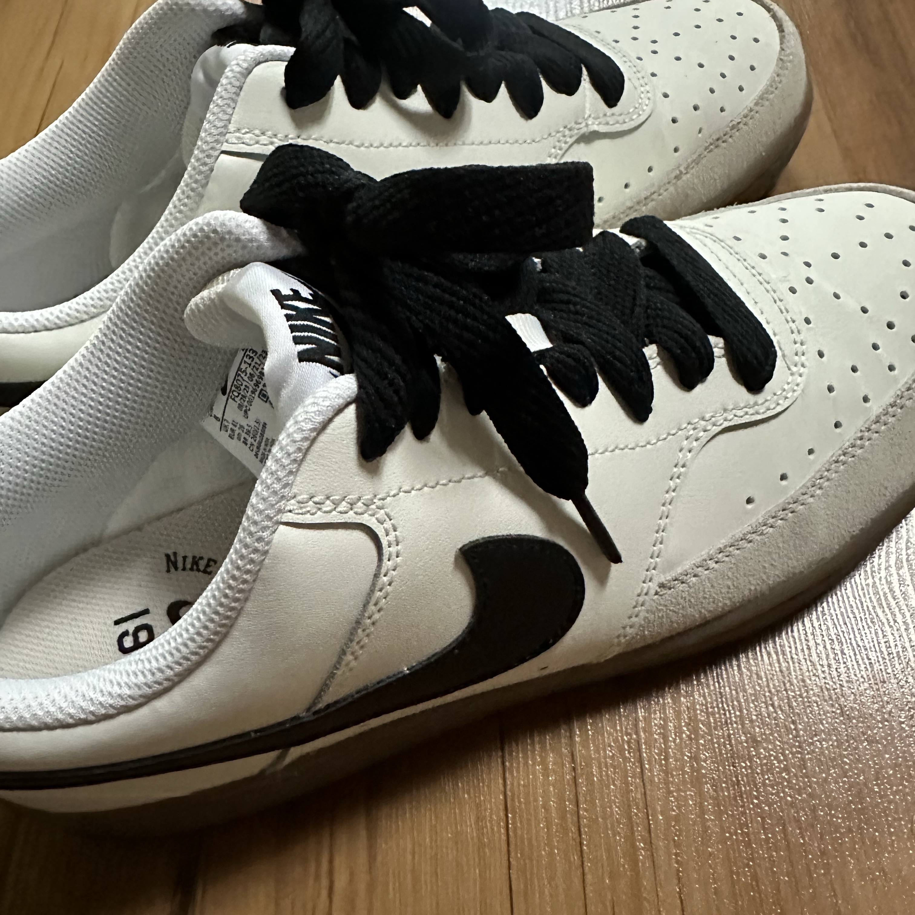 Nike Court Vision Low Sail Light Orewood Brown 착용 스타일
