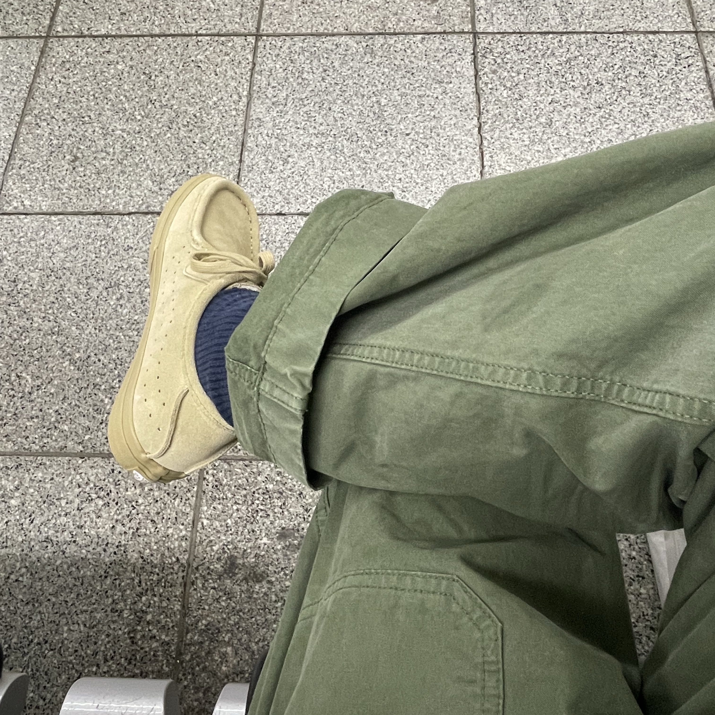 Vans Carver Low Sand Beige 착용 스타일