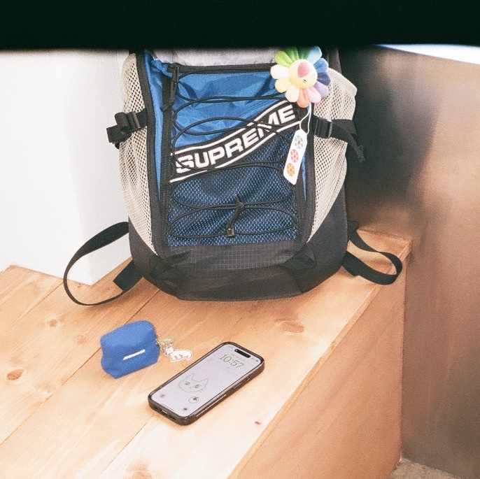 Ader Error Standic AirPods Pro Case Z-Blue, Apple iPhone 15 Pro 256GB Natural Titanium (Korean Ver.) 착용 스타일