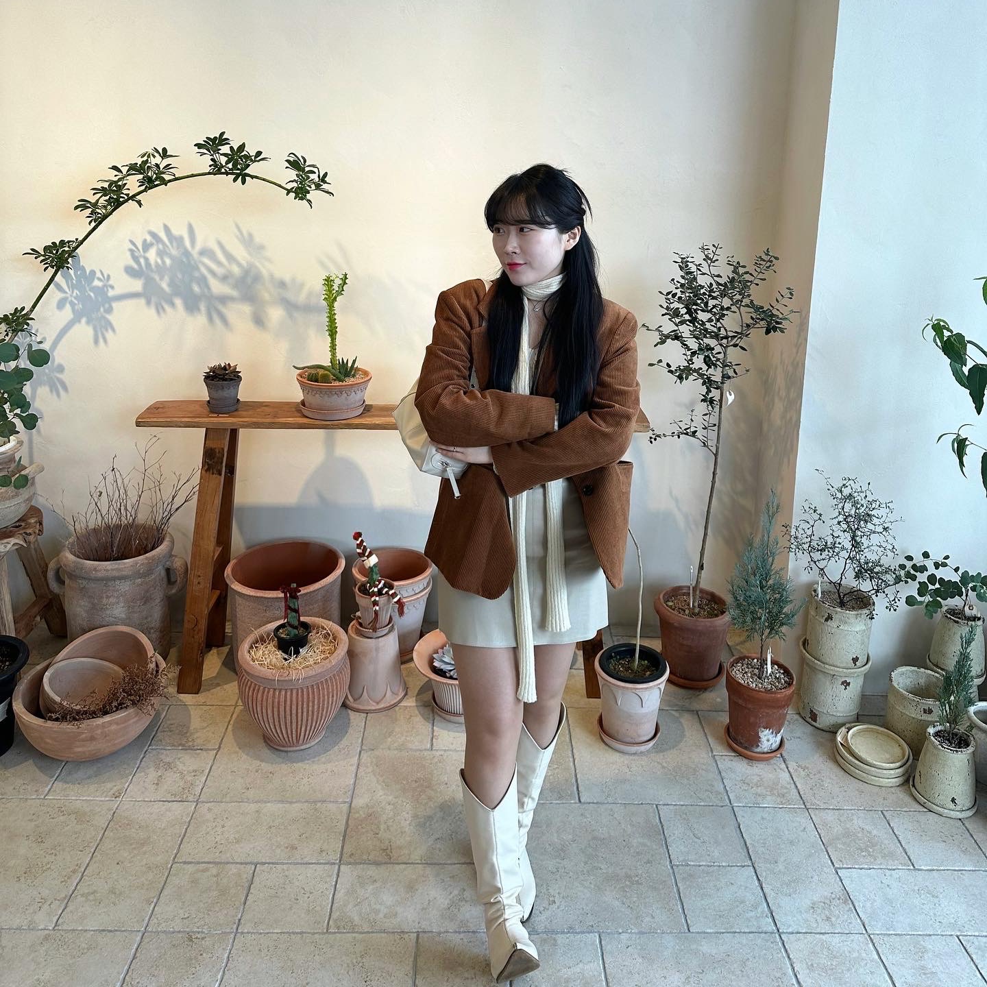 (W) 스와로브스키 댄싱 스완 네클리스 화이트 로듐 플래팅 착용 스타일 - 2