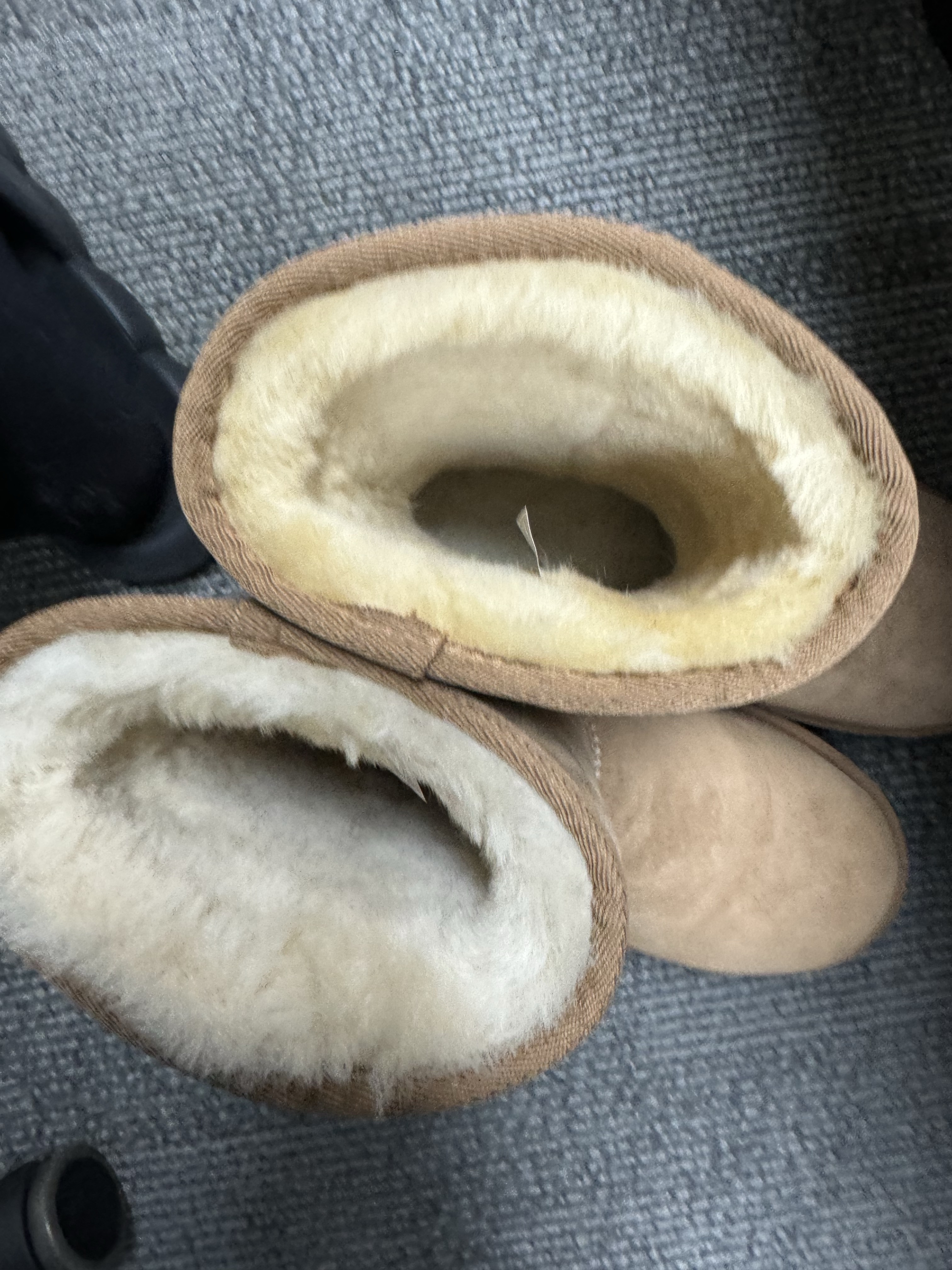 (W) UGG Classic Short II Boots Chestnut 착용 스타일 - 3
