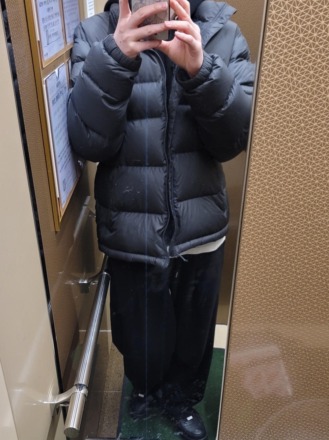 Nike x Ambush Air Force 1 Low SP Black, The North Face 1992 Nuptse Jacket Charcoal 착용 스타일
