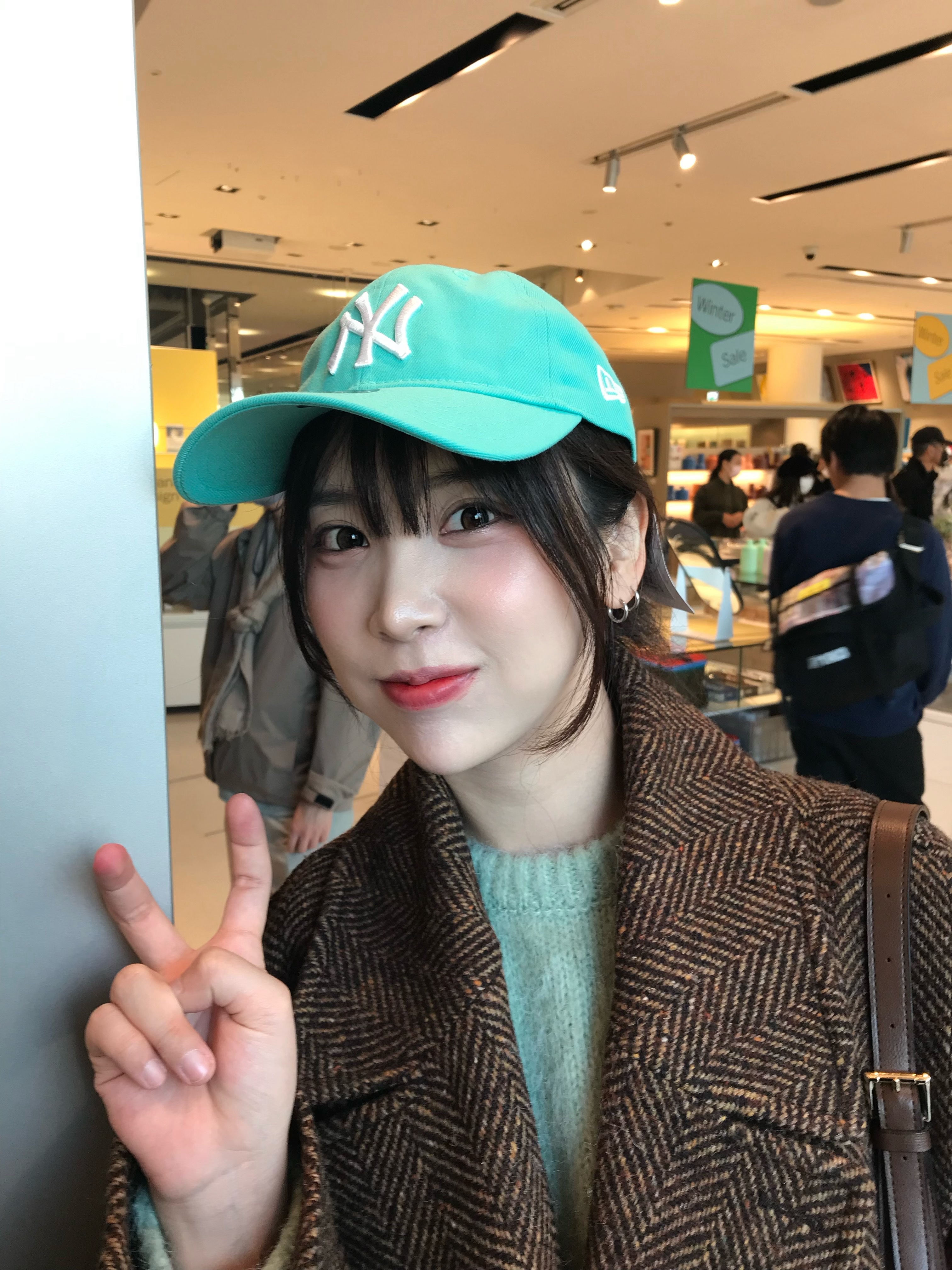 Converse x Moncler x Fragment Chuck 70 Ox Fraylor III Black, New Era x MoMA New York Yankees Cap Kelly Green 착용 스타일 - 2