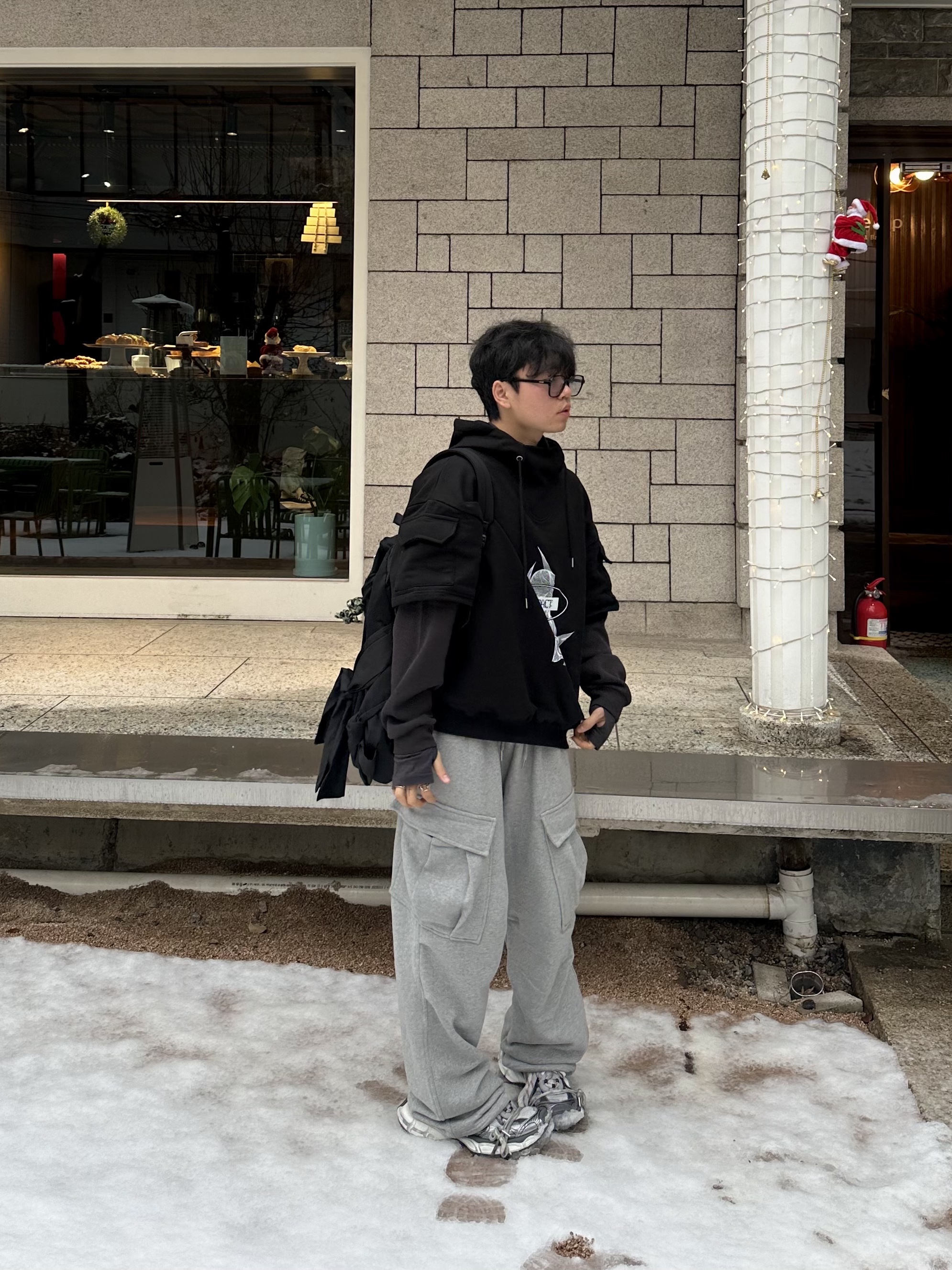Balenciaga 3XL Sneakers Grey White Red 착용 스타일 - 7
