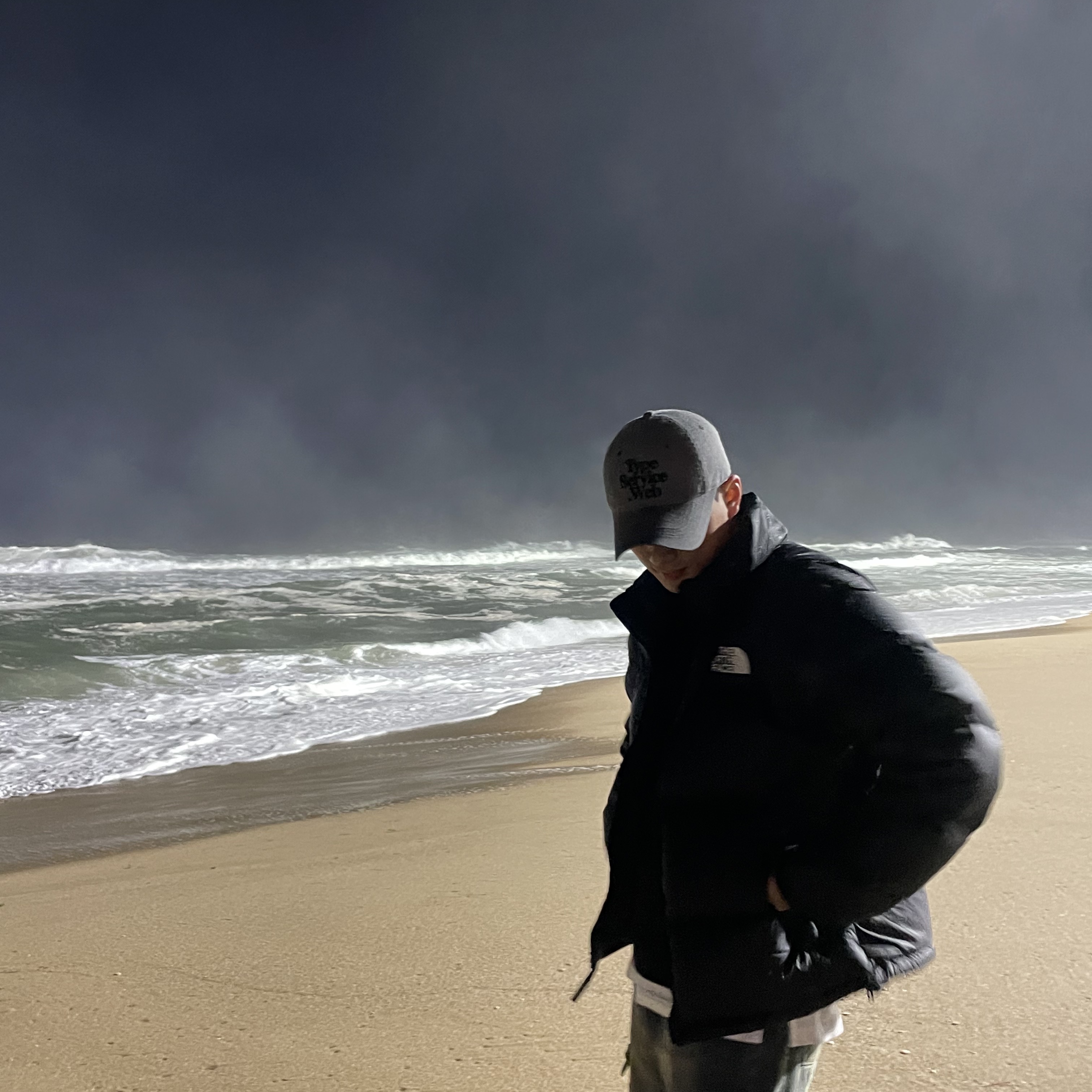 The North Face 1996 Eco Nuptse Jacket Black 착용 스타일 - 4