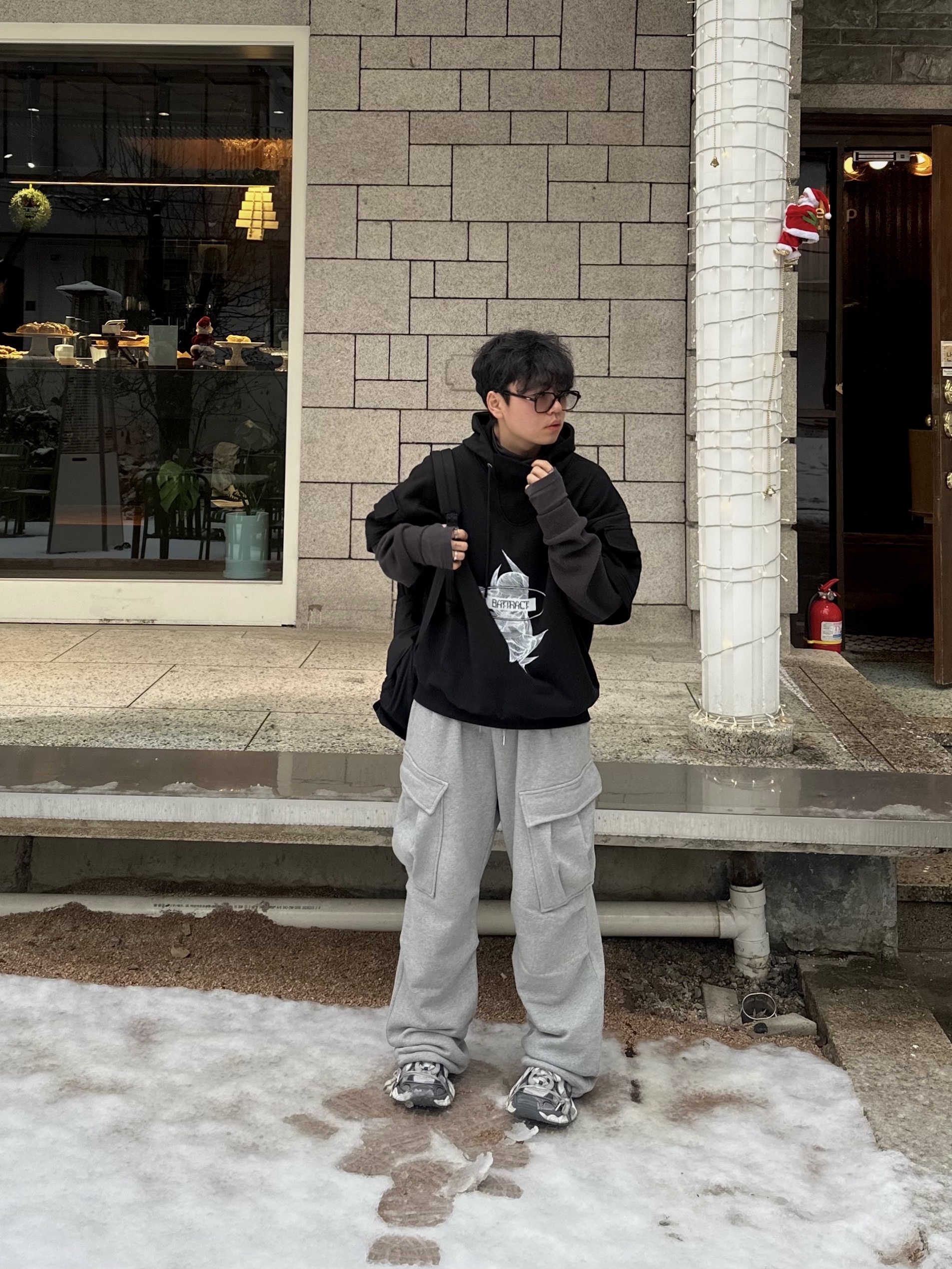 Balenciaga 3XL Sneakers Grey White Red 착용 스타일 - 3