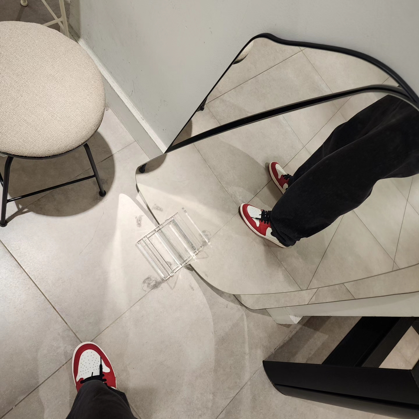 Human Made Packable Nylon Tote Bag Red, Jordan 1 Retro High OG Chicago 2022 착용 스타일 - 4