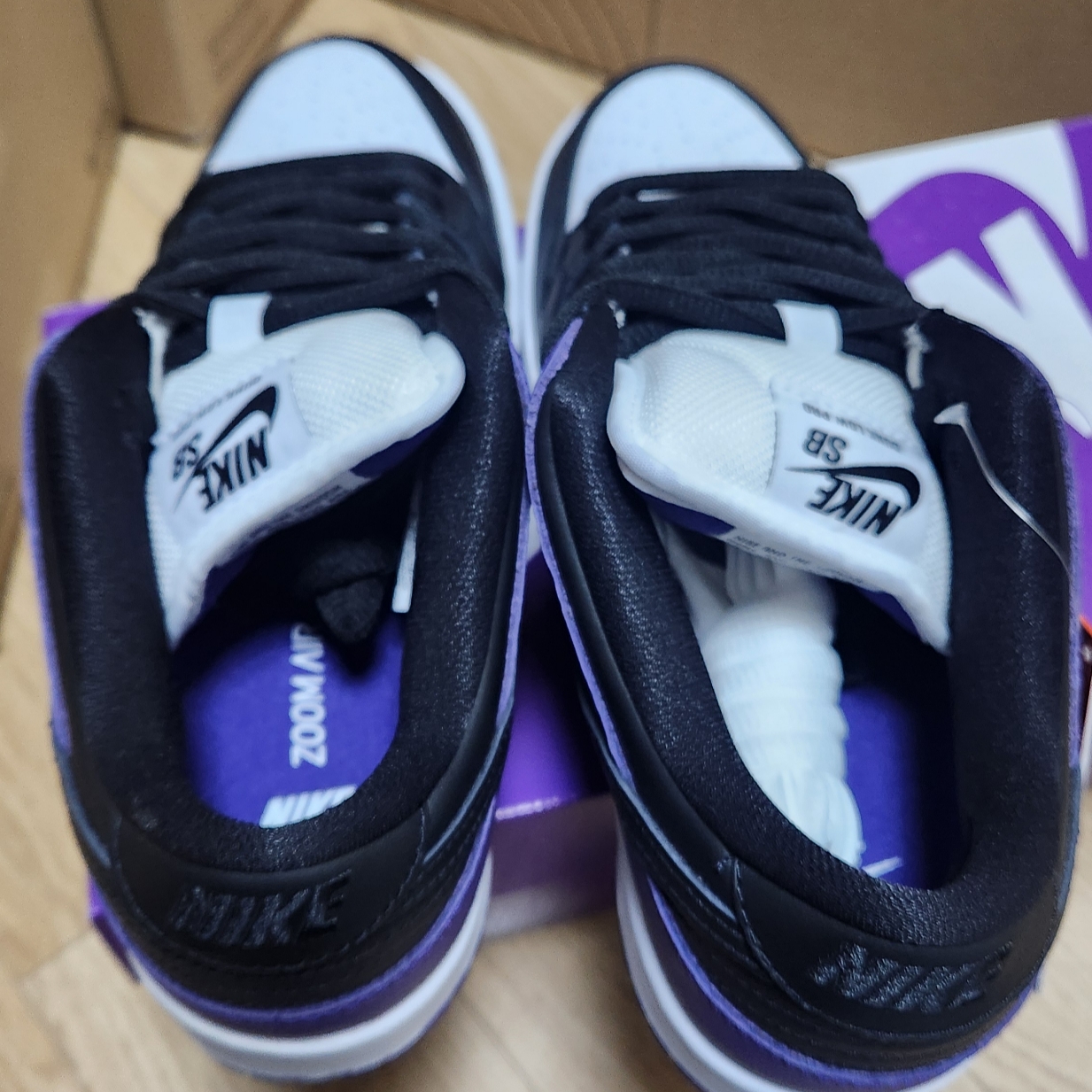 Nike SB Dunk Low Pro Court Purple 착용 스타일 - 3