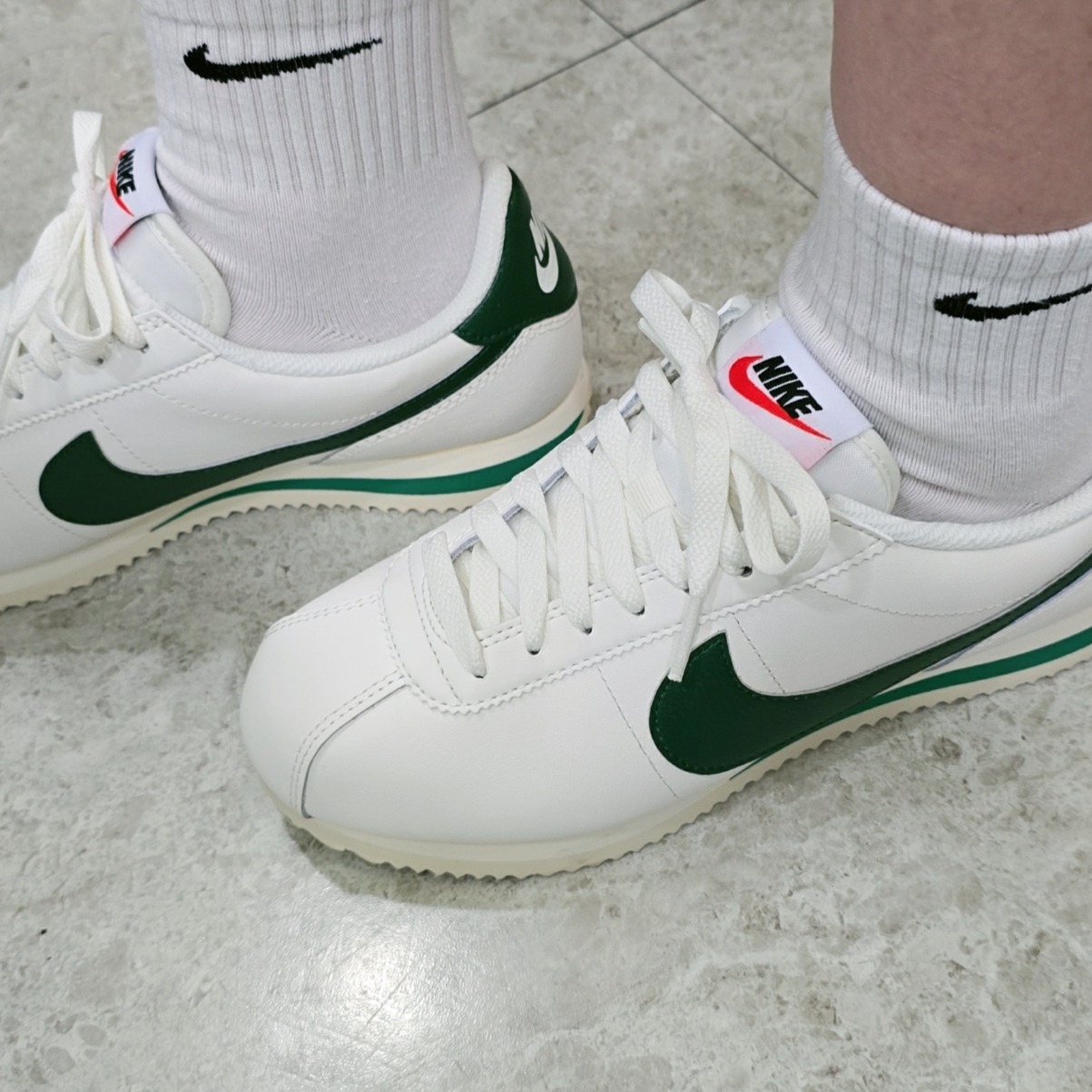 (W) Nike Cortez Gorge Green and Malachite 착용 스타일
