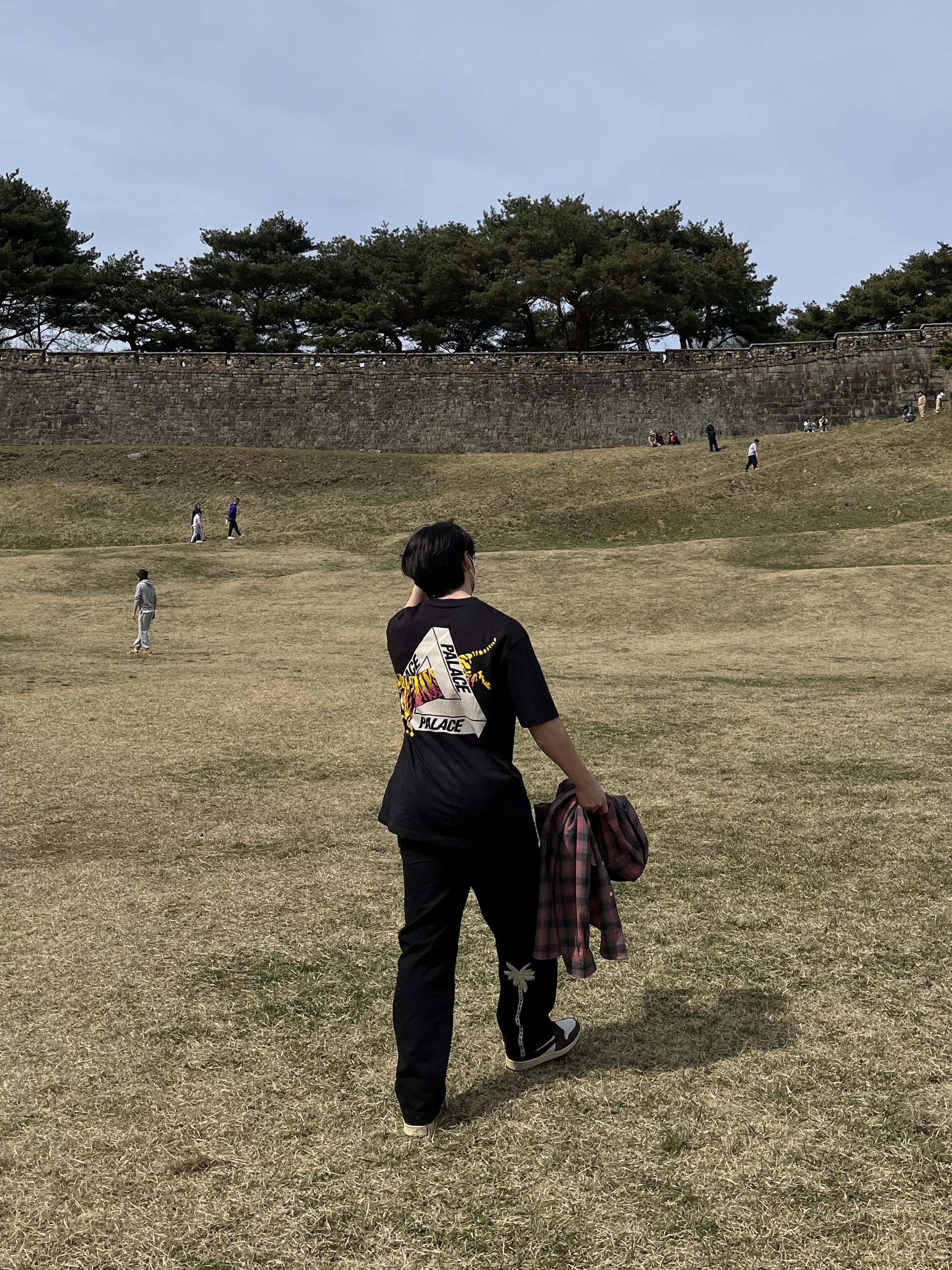 Palace Korea Tri-Ferg T-Shirt Black - 24SS, Stussy Noma Icon Beach Pants Washed Black 착용 스타일