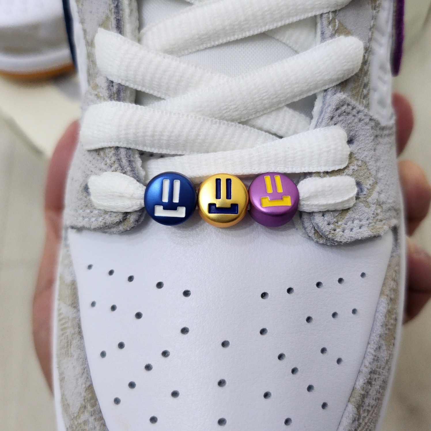 Nike x Rayssa Leal SB Dunk Low PRM Pure Platinum Vivid Purple 착용 스타일 - 3