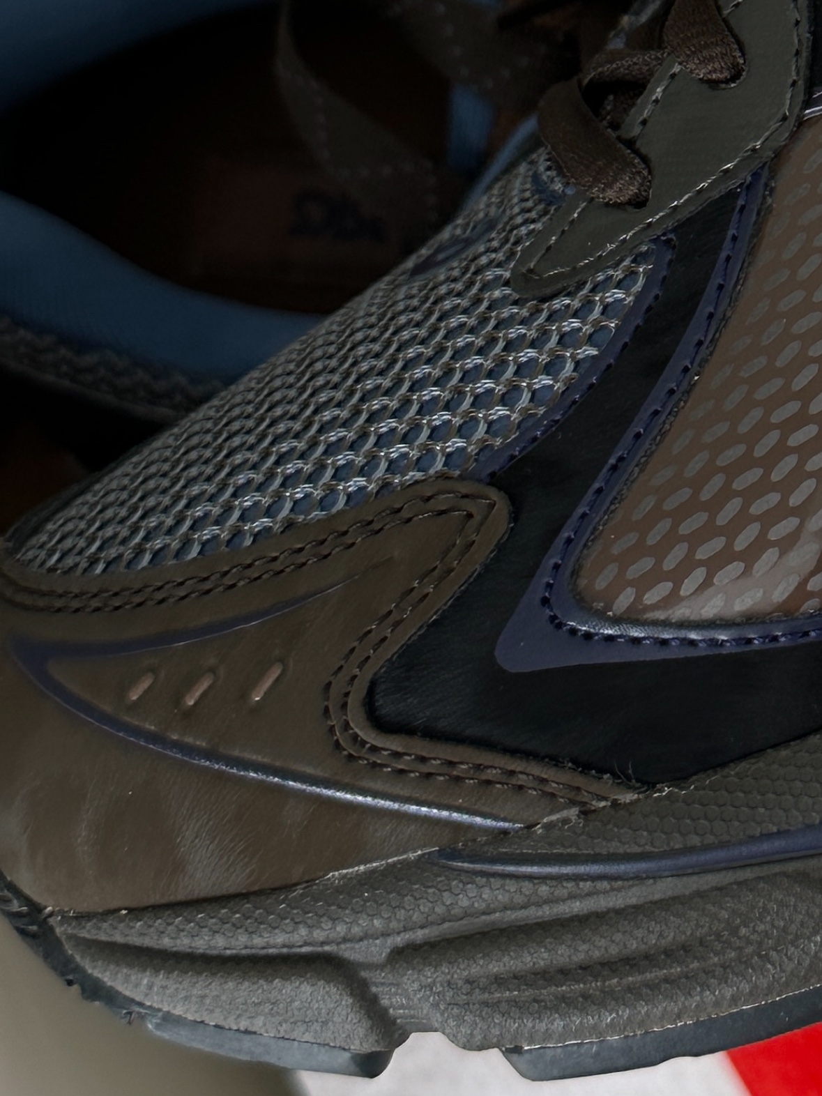 Asics UB6-S GT-2160 Grey Floss Brown Storm 착용 스타일 - 2