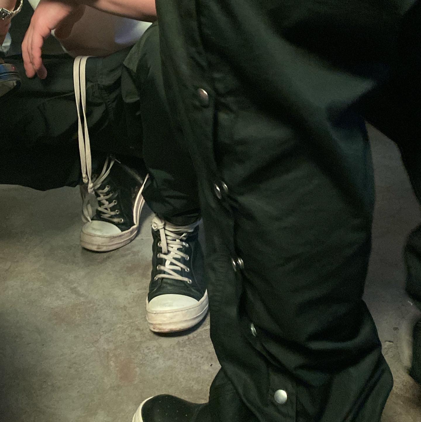 Chrome Hearts Cemetery Trucker Hat Black, Rick Owens Luxor Sneakers Black Milk 착용 스타일 - 4