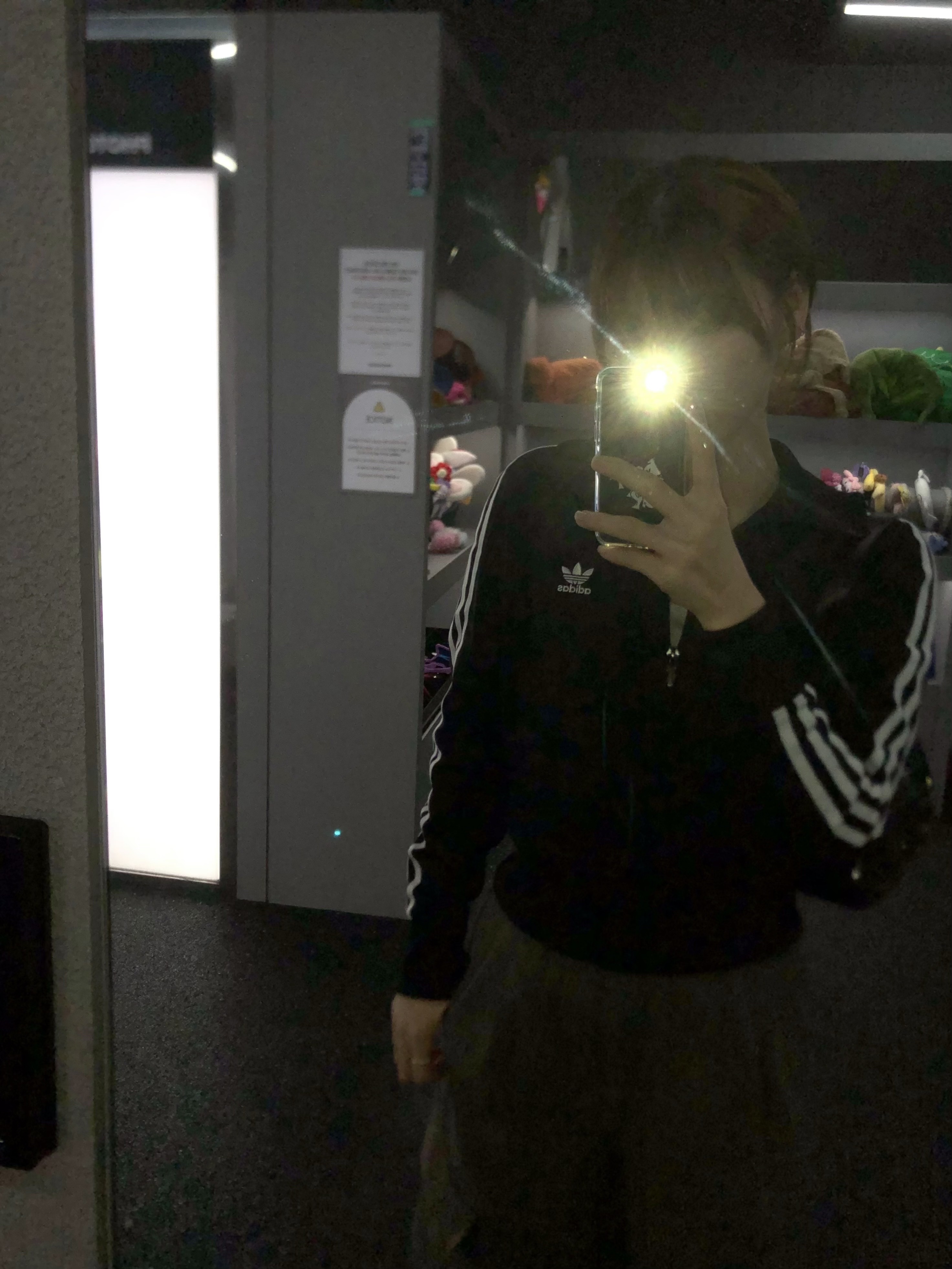 (W) Adidas Adicolor Classic Firebird Track Top Black - KR Sizing, (W) Nike Air Force 1 Low '07 LX Chrome Luxe 착용 스타일 - 2