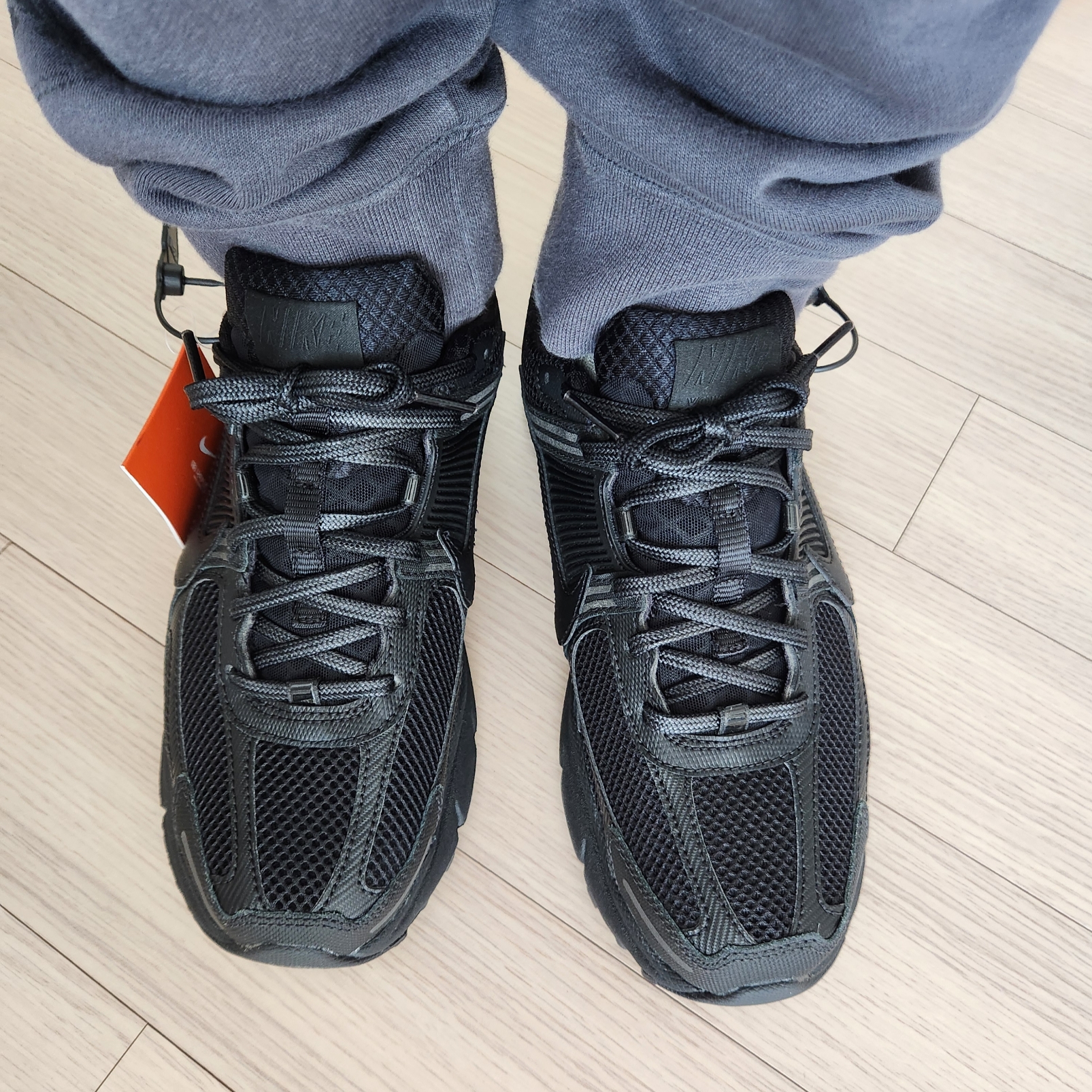 Nike Zoom Vomero 5 SP Black 착용 스타일