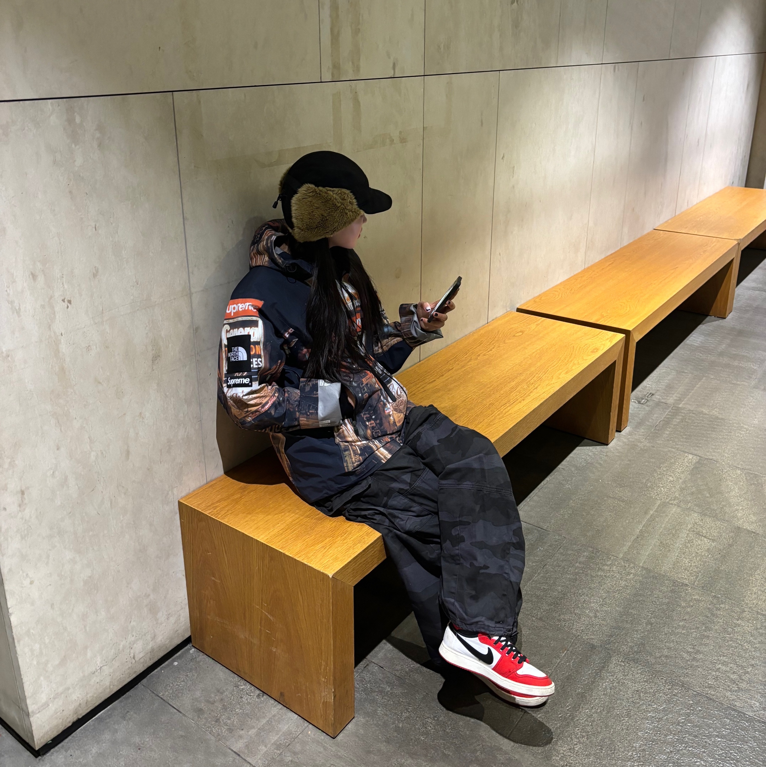 Supreme x The North Face Taped Seam Shell Jacket Times Square - 22FW, Jordan 1 KO Chicago 2021 착용 스타일 - 1