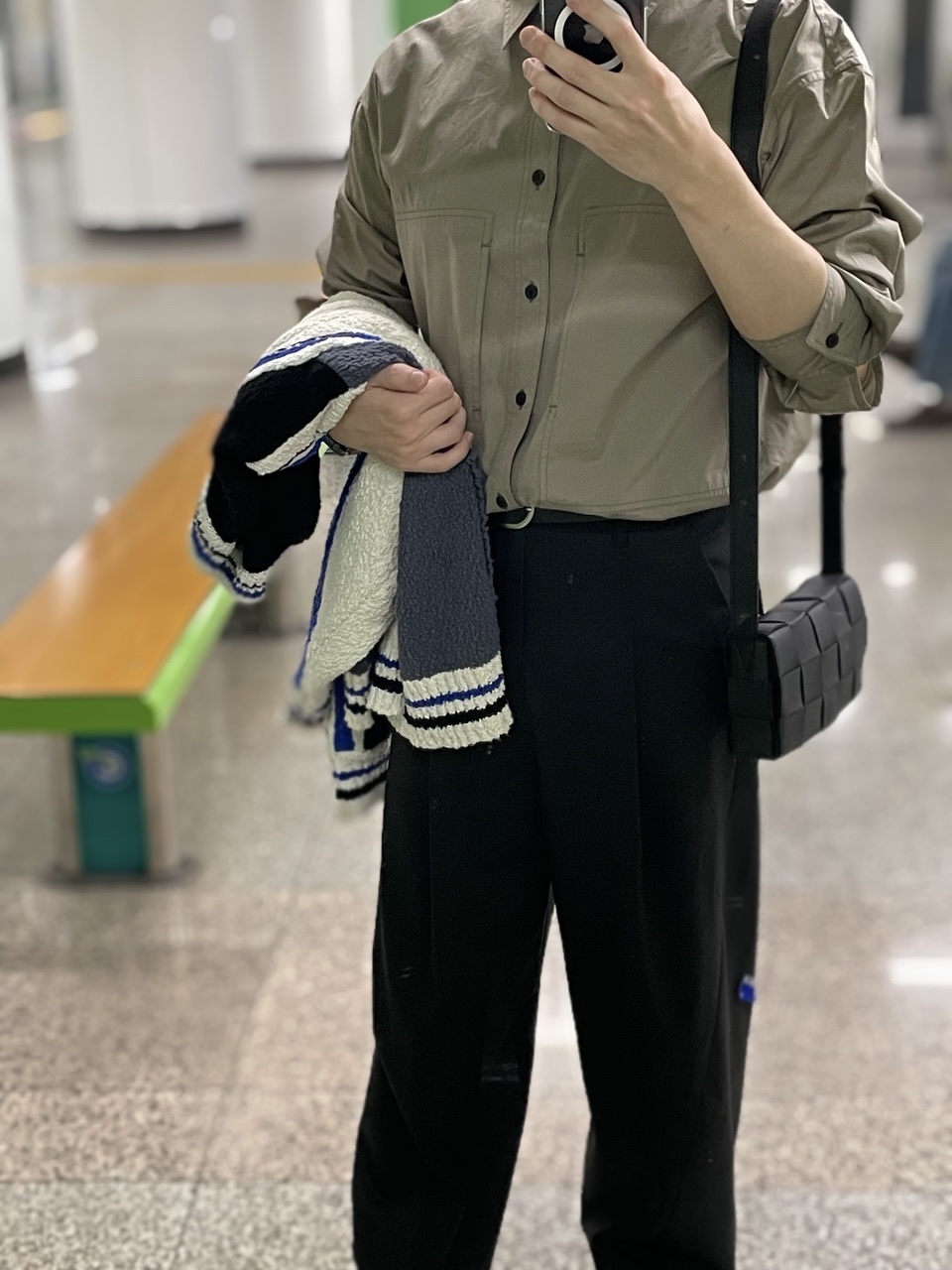 Zara x Studio Nicholson Pocket Shirt Mink Marl 착용 스타일