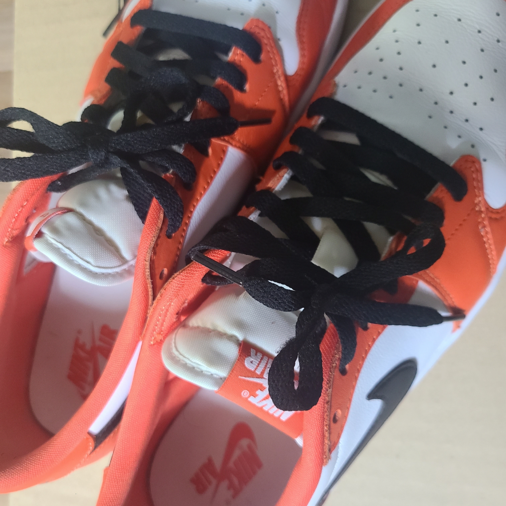 Jordan 1 Low OG Starfish 착용 스타일