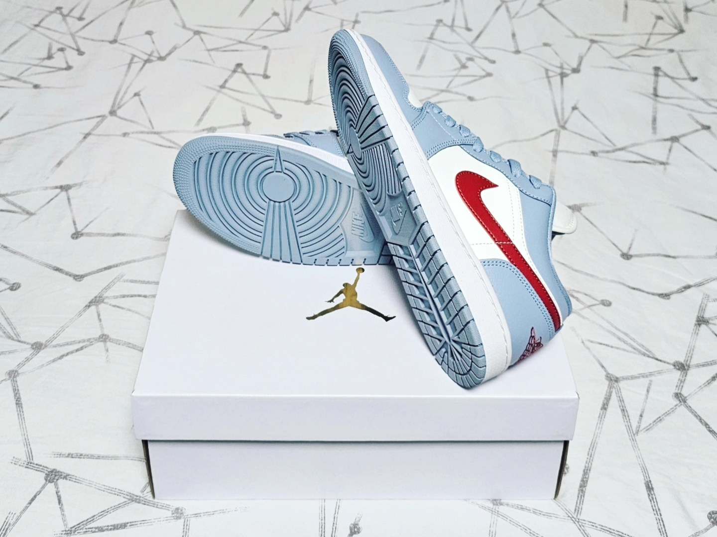 (W) Jordan 1 Low Dune Red Blue Grey 착용 스타일 - 4