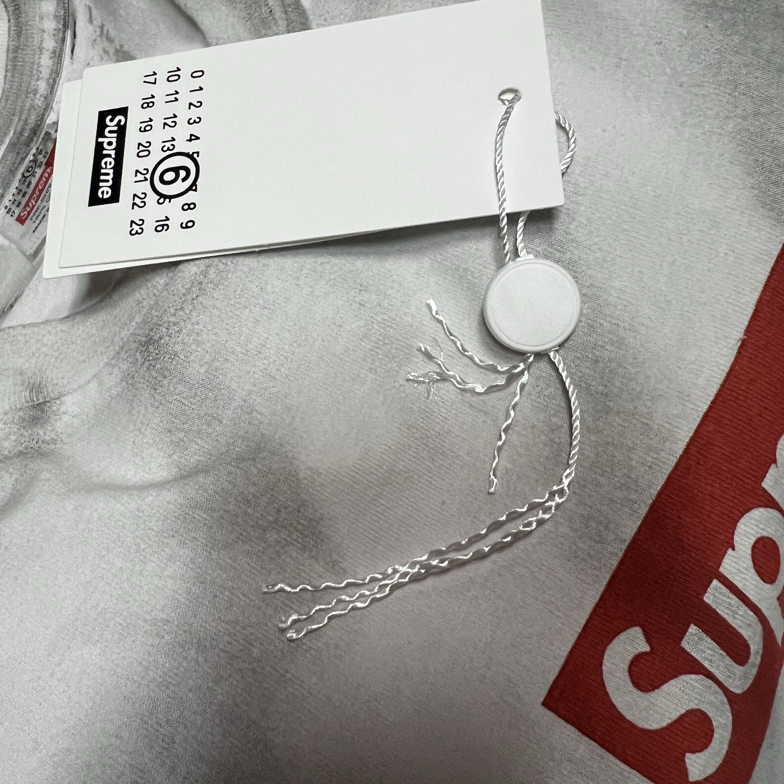 Supreme x MM6 Maison Margiela Box Logo T-Shirt White - 24SS 착용 스타일