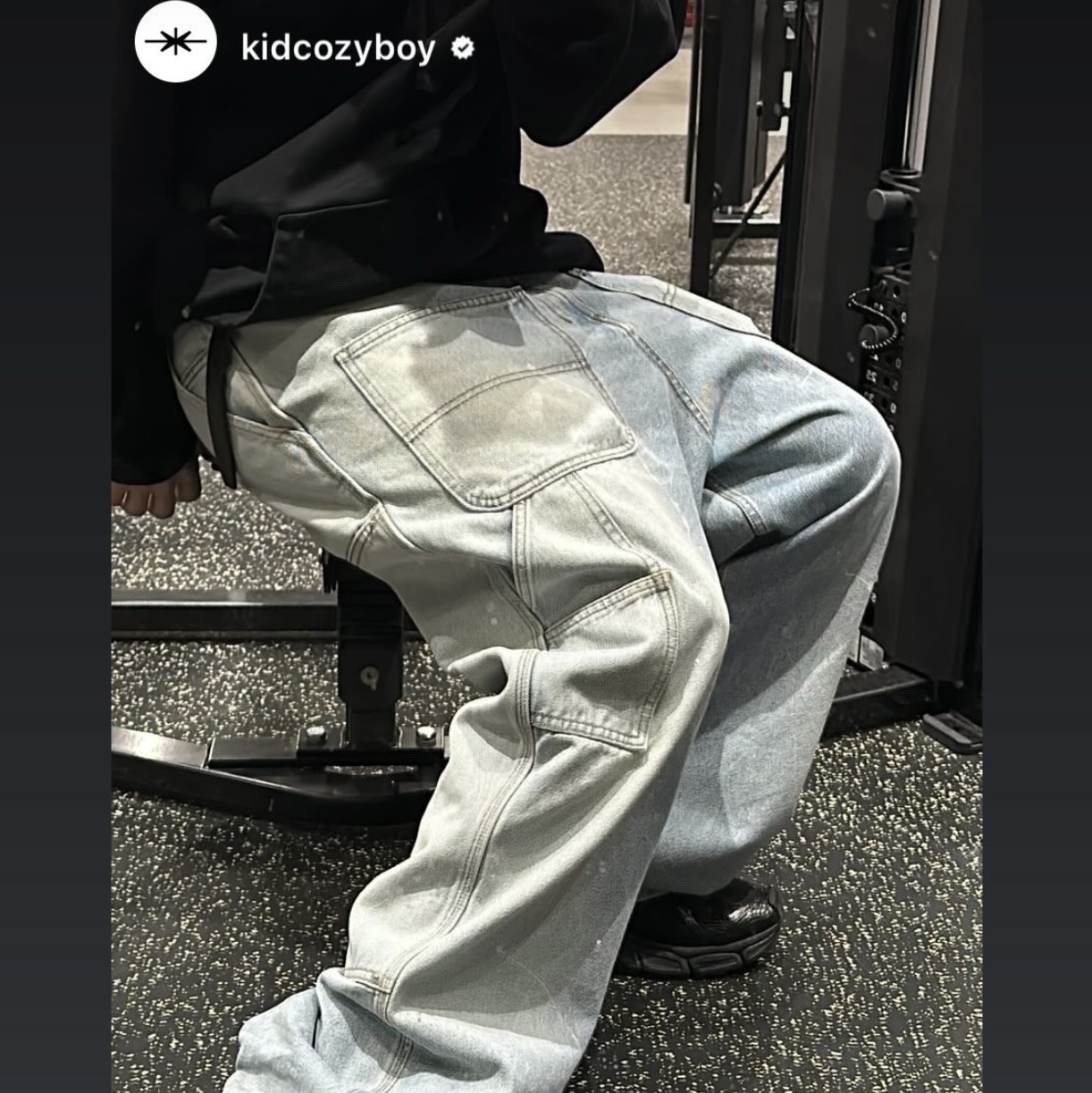 Project G/R Backward Carpenter Pants Blue 착용 스타일