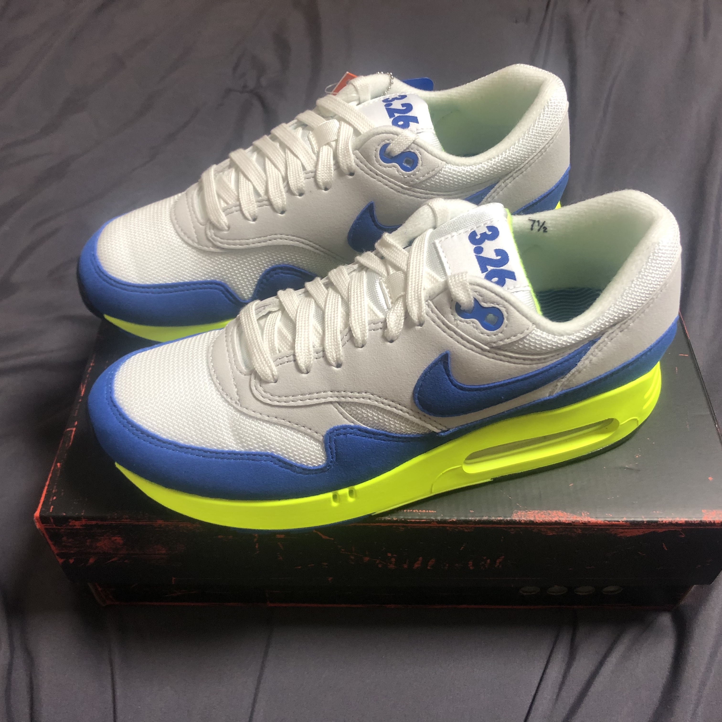 Nike Air Max 1 '86 OG Royal Volt 착용 스타일 - 2
