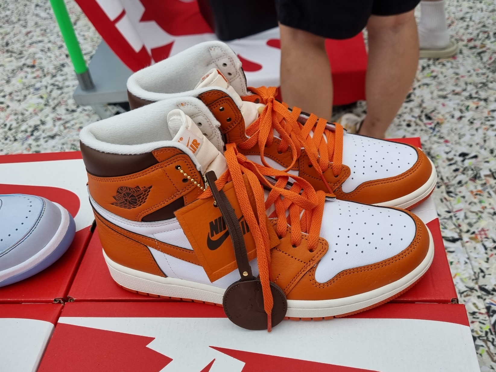 (W) Jordan 1 Retro High OG Starfish 착용 스타일