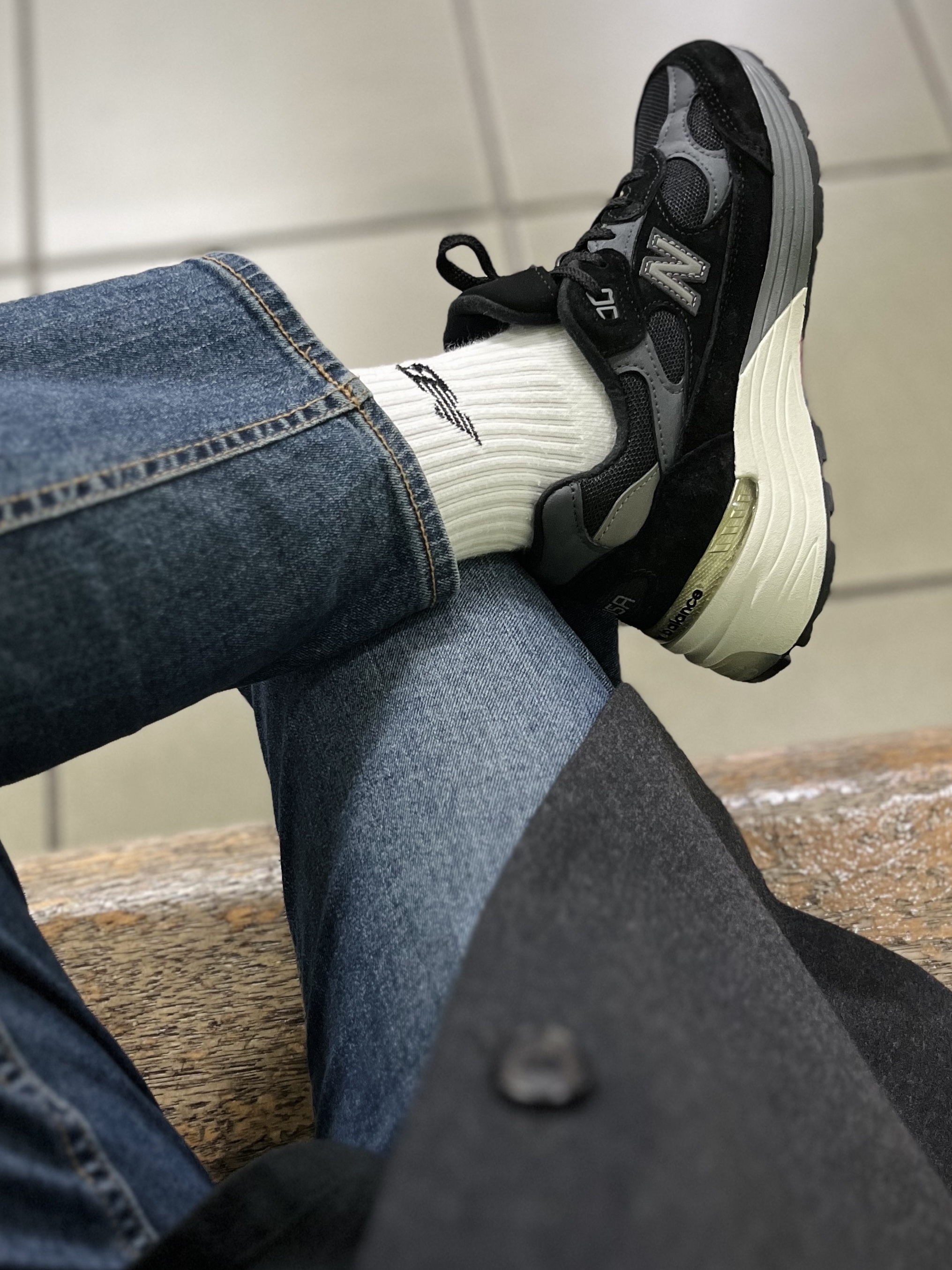 New Balance 992 Made in USA Black, Zara x Ader Error Oversized Wool Blazer Dark Grey 착용 스타일