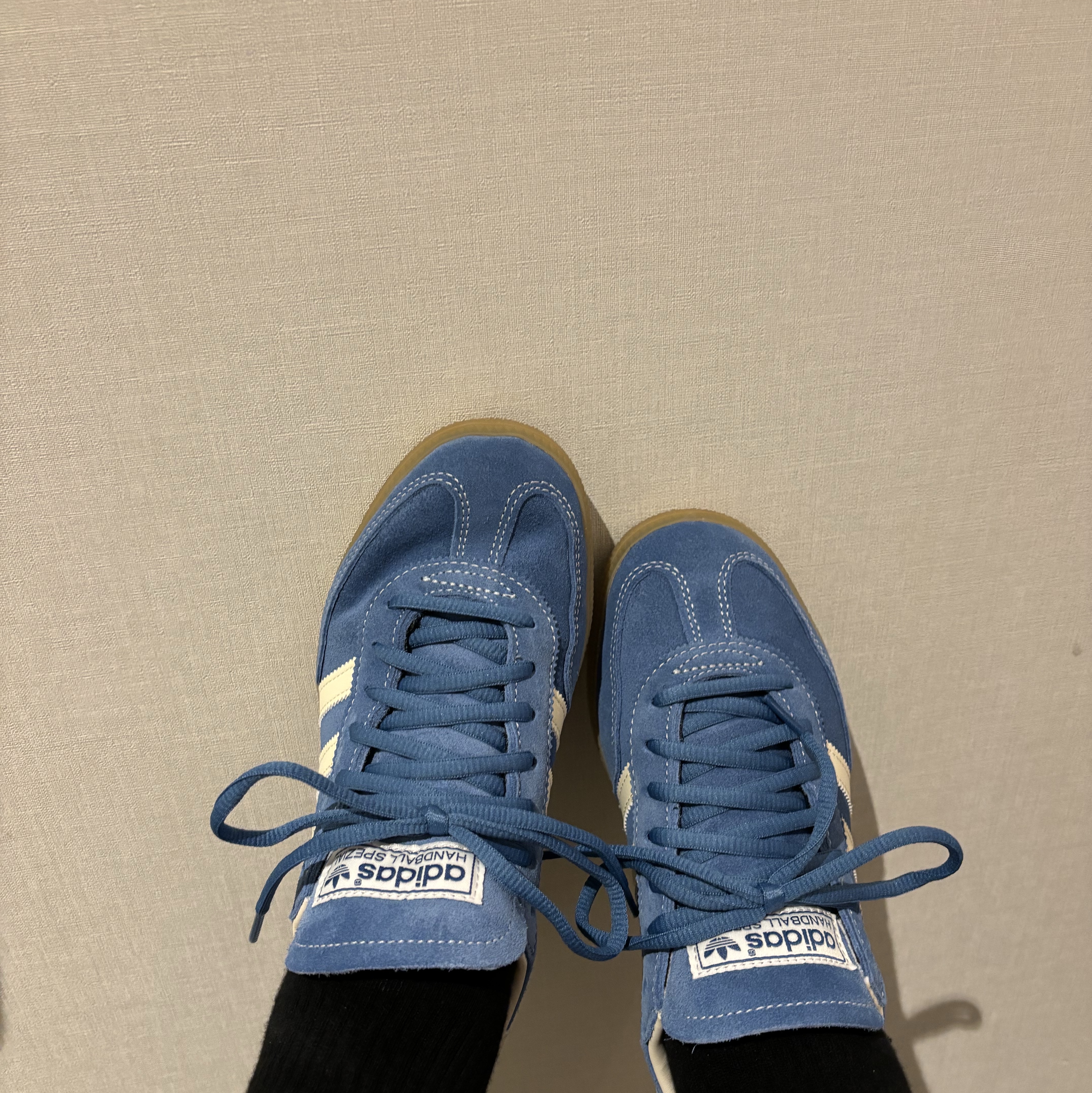 Adidas Spezial Handball Core Blue Cream White 착용 스타일