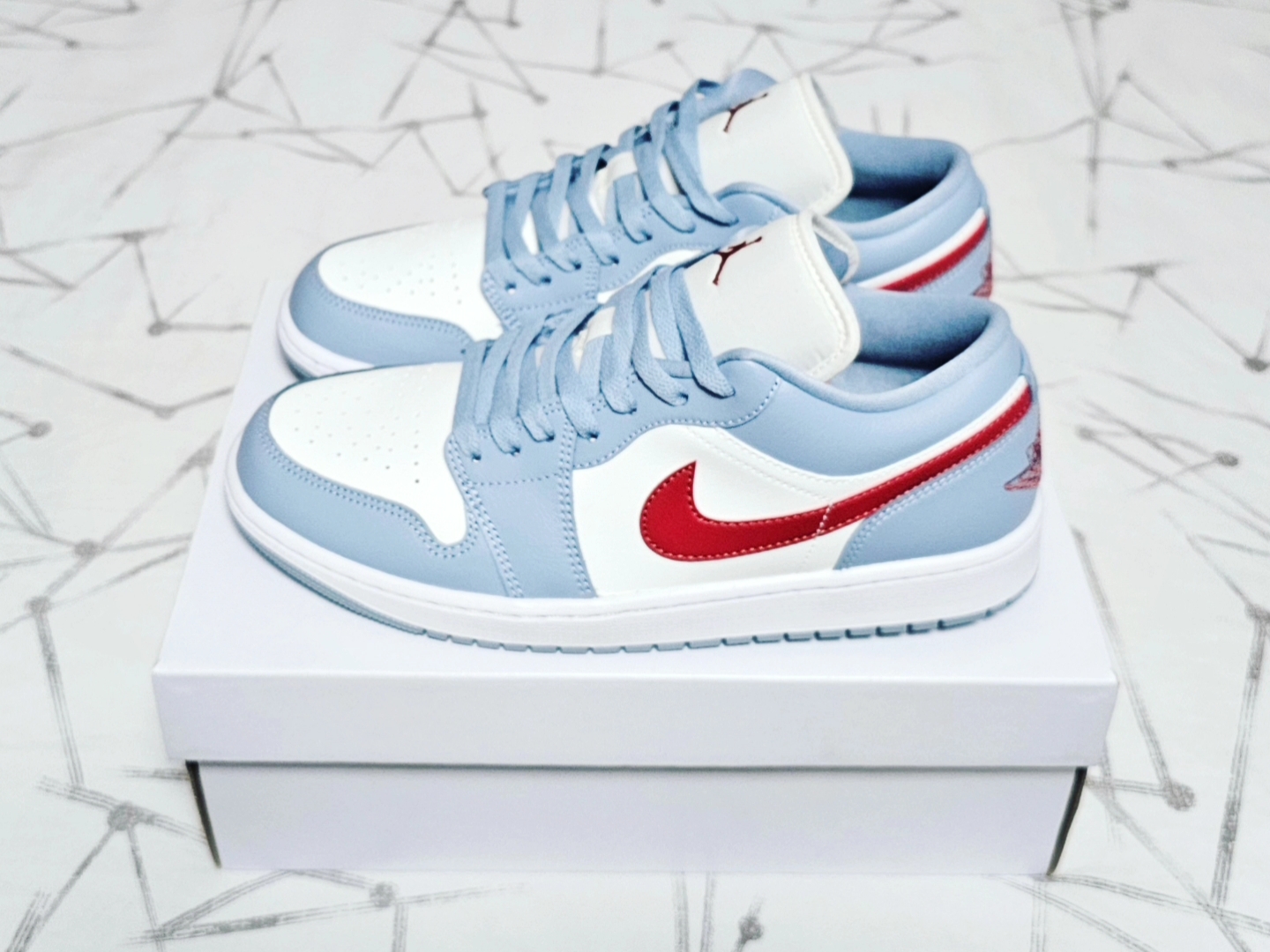 (W) Jordan 1 Low Dune Red Blue Grey 착용 스타일 - 2