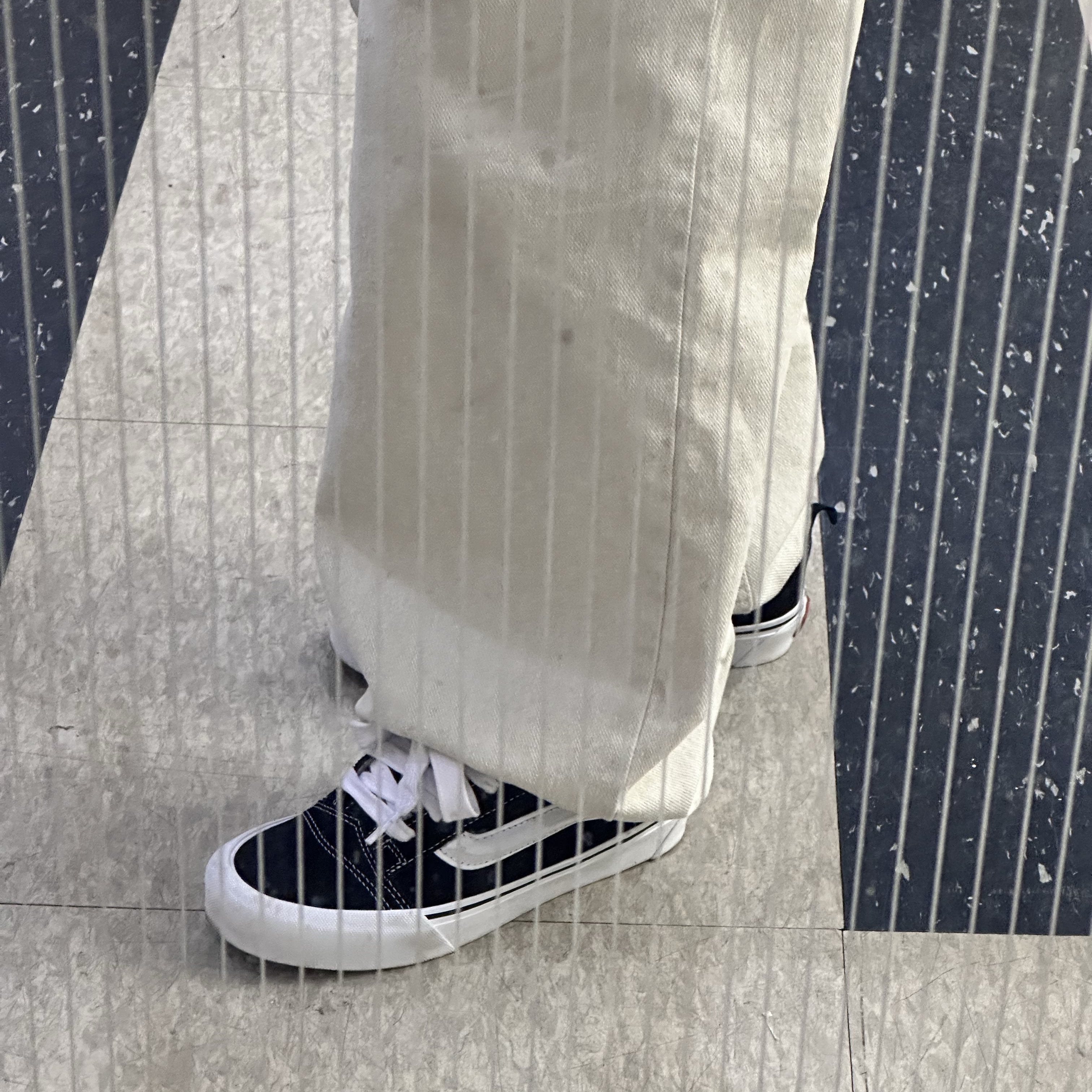 Vans Knu-Skool Black True White 착용 스타일