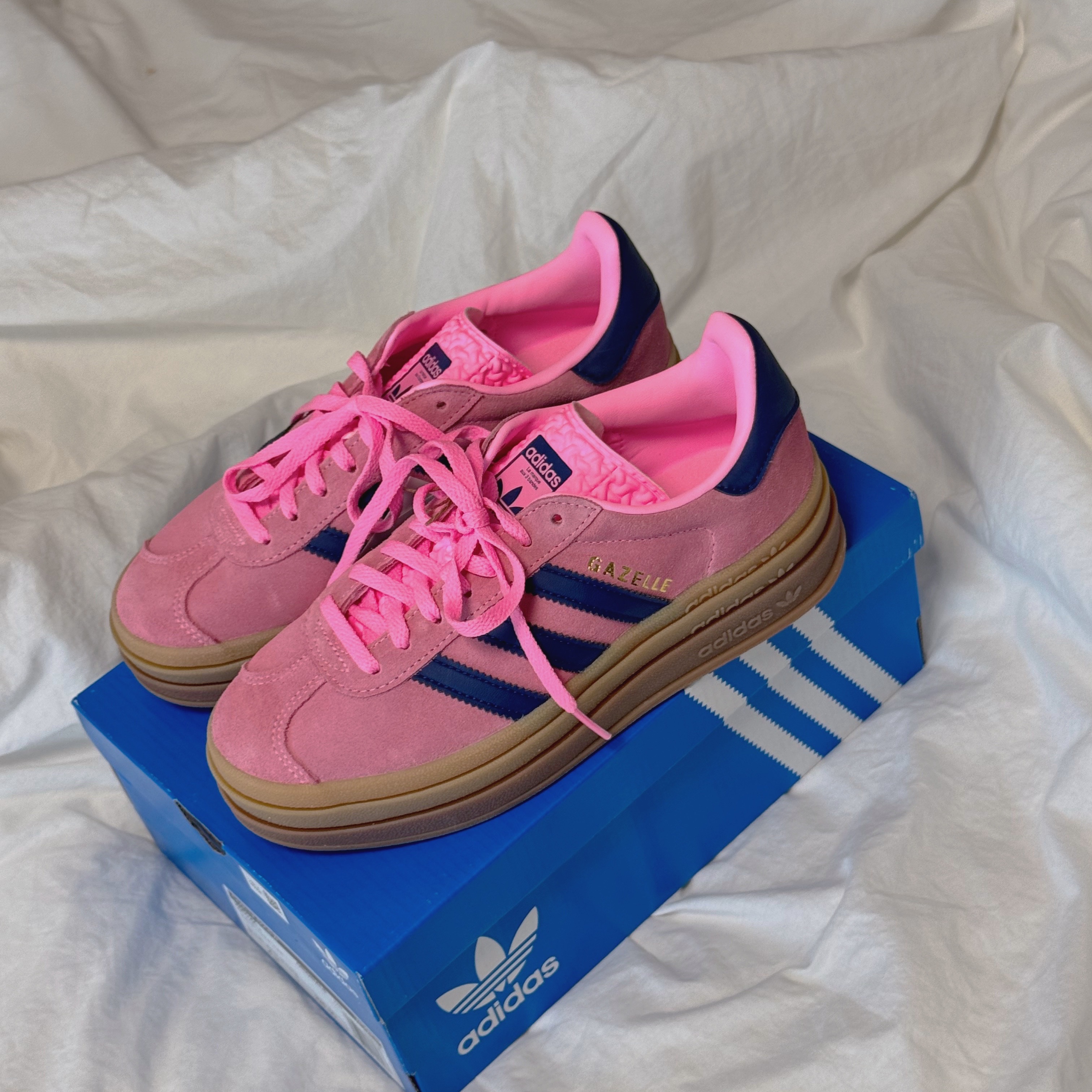 (W) Adidas Gazelle Bold Pink Glow Victory Blue 착용 스타일