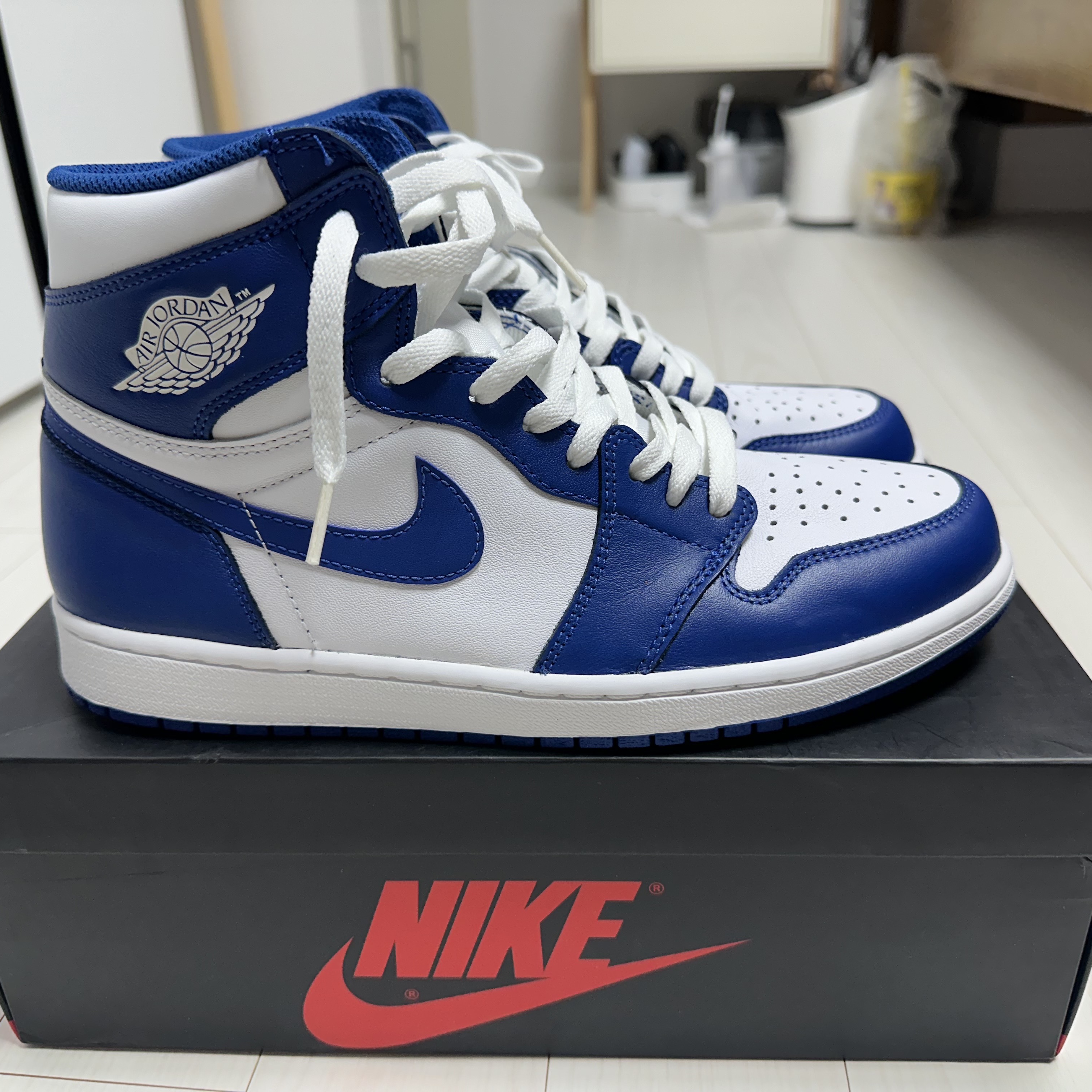 Jordan 1 Retro Storm Blue, Nike x Drake Nocta Woven Track Pants Black (FN7668-010) 착용 스타일 - 2