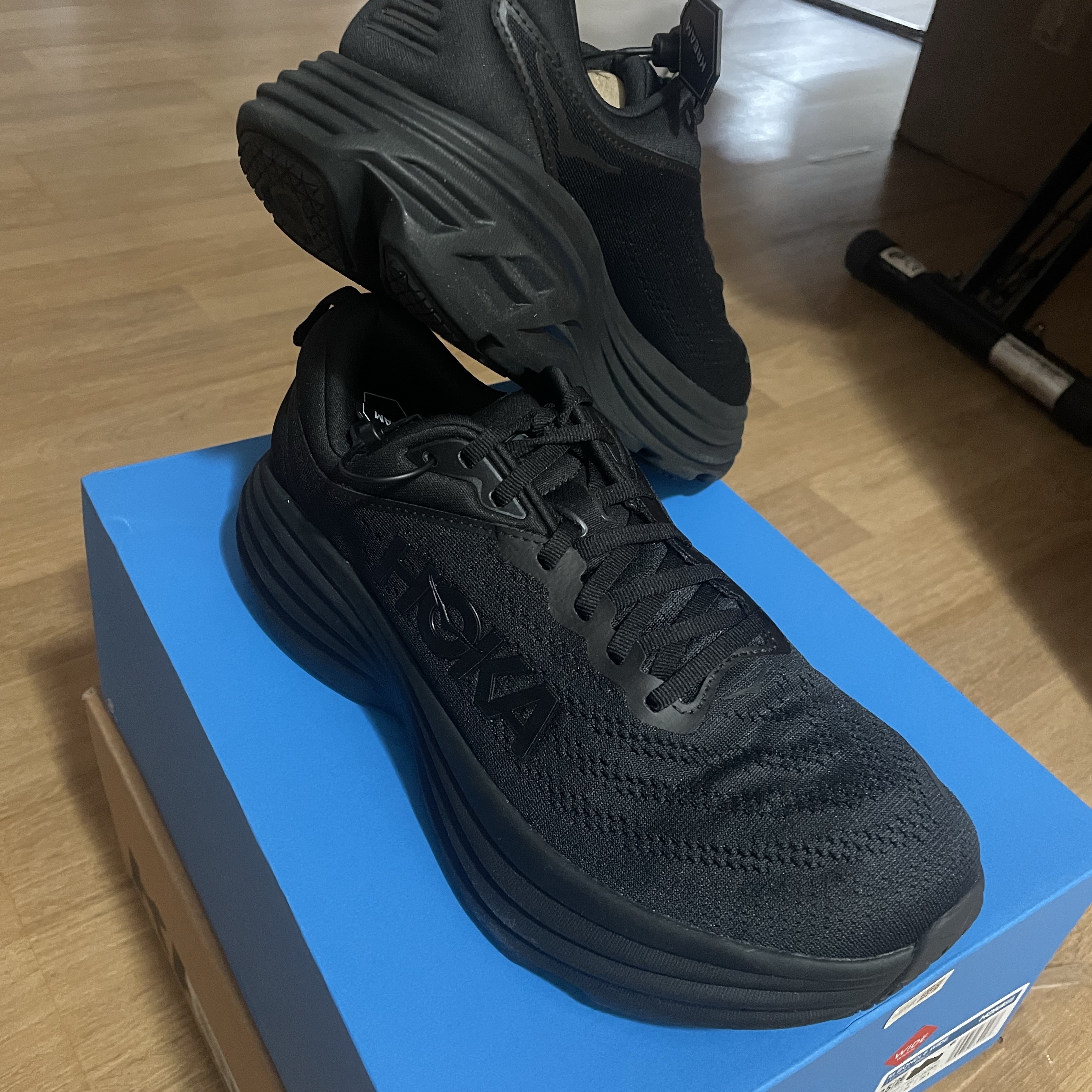Hoka Bondi 8 Black - Wide 착용 스타일