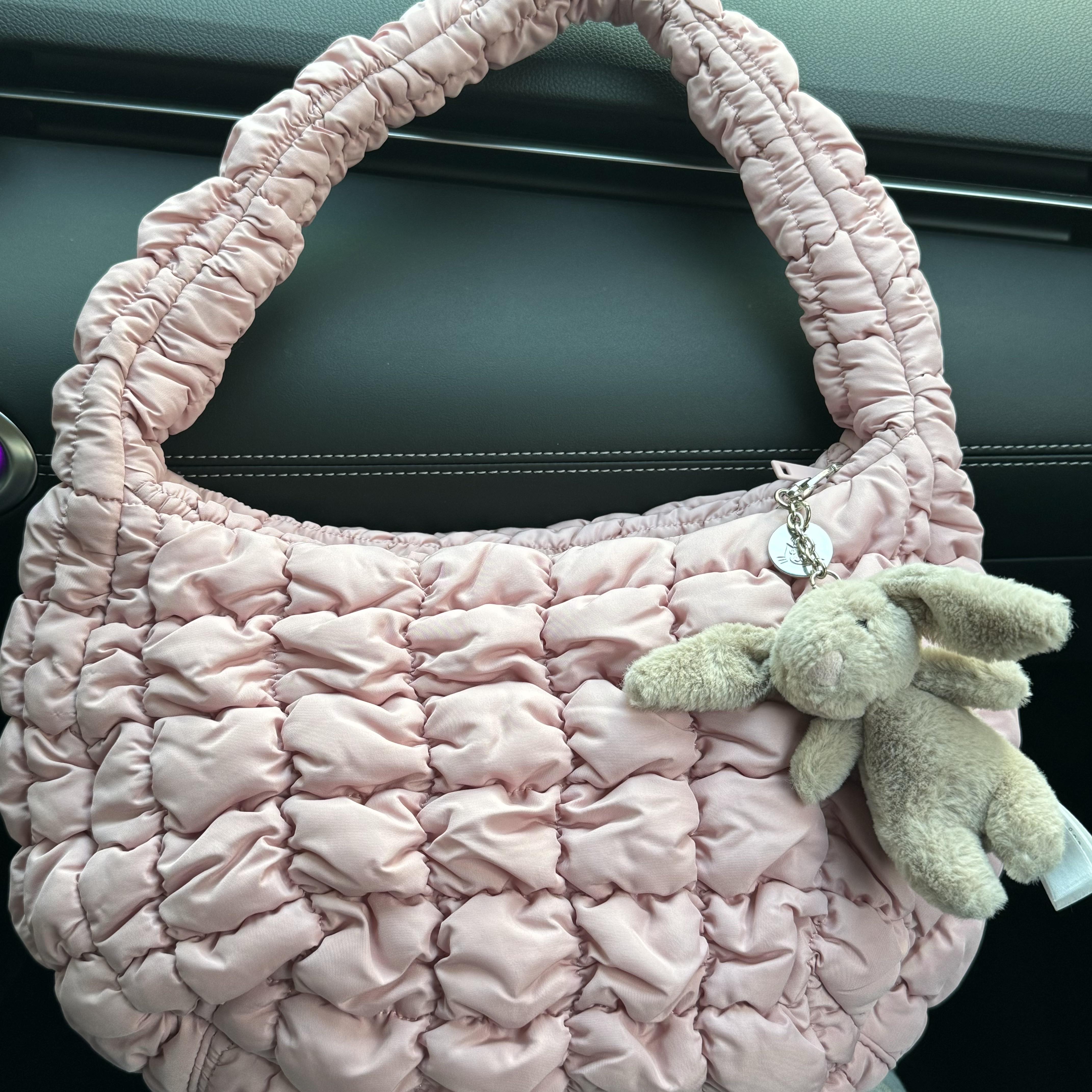 COS Quilted Mini Bag Pink 착용 스타일