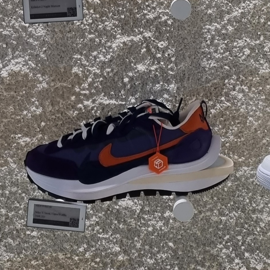Nike x Sacai VaporWaffle Dark Iris 착용 스타일