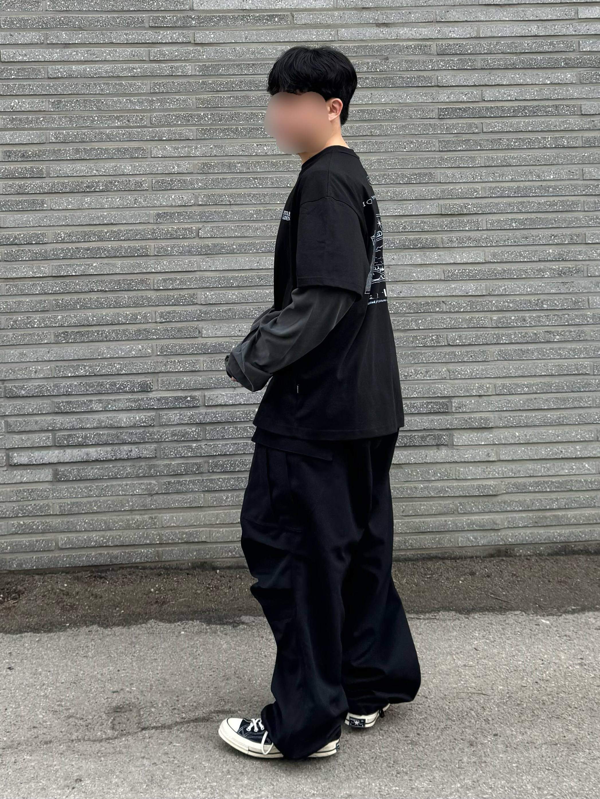 Nonnod Side Zip Cargo Pants Black, Converse Chuck 70 Ox Black - Standard 착용 스타일 - 1
