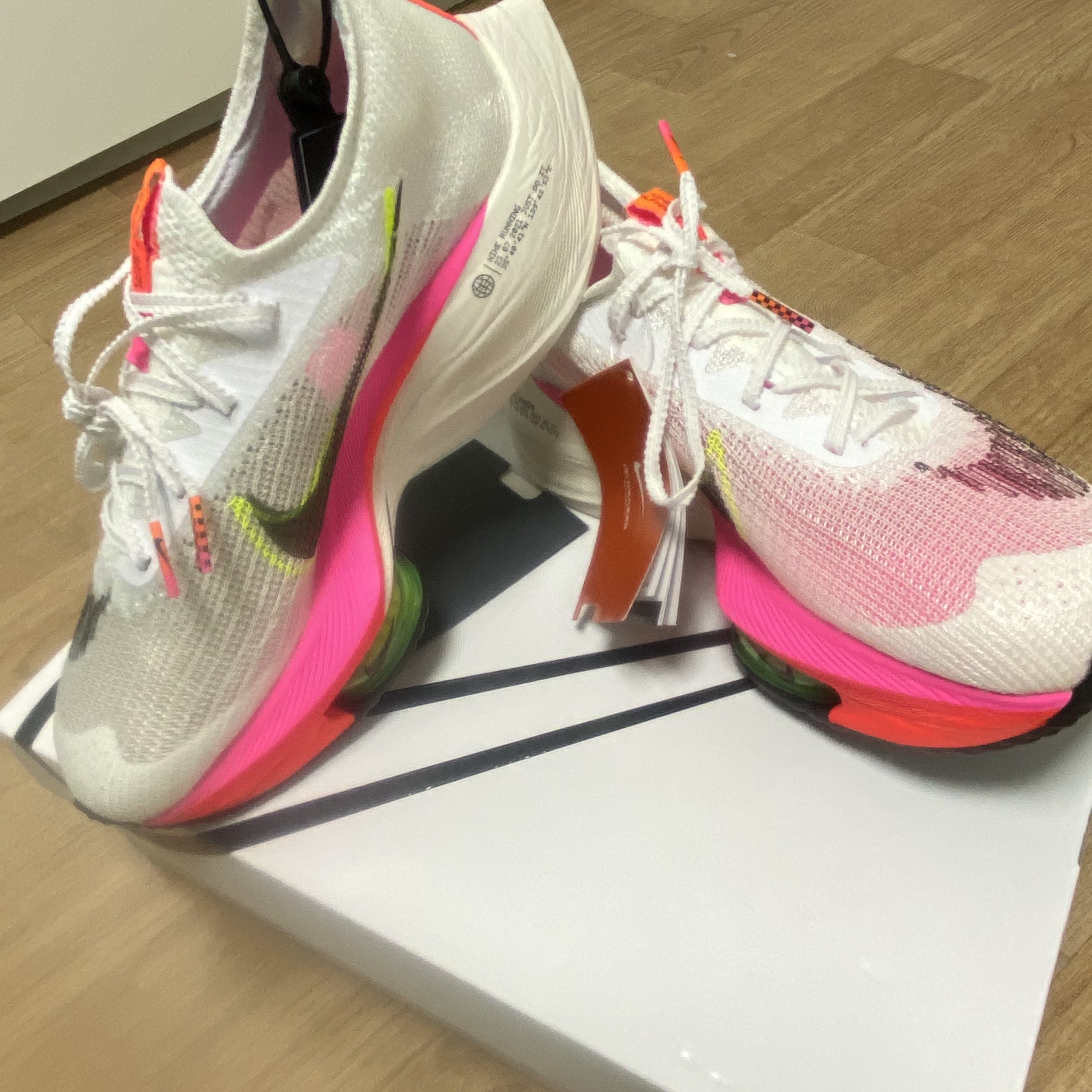 Nike Air Zoom Alphafly Next% Flyknit Rawdacious 착용 스타일
