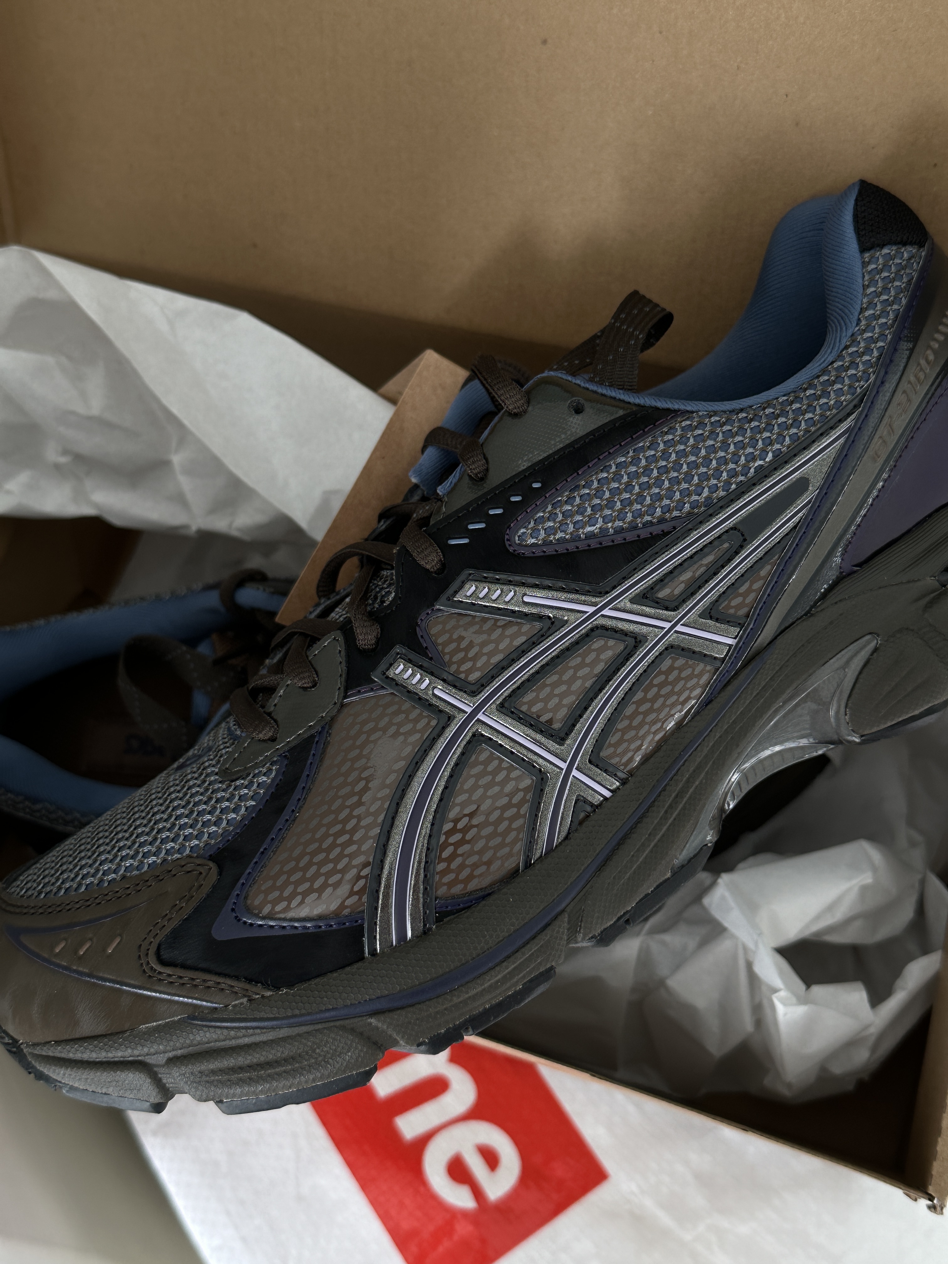 Asics UB6-S GT-2160 Grey Floss Brown Storm 착용 스타일 - 1