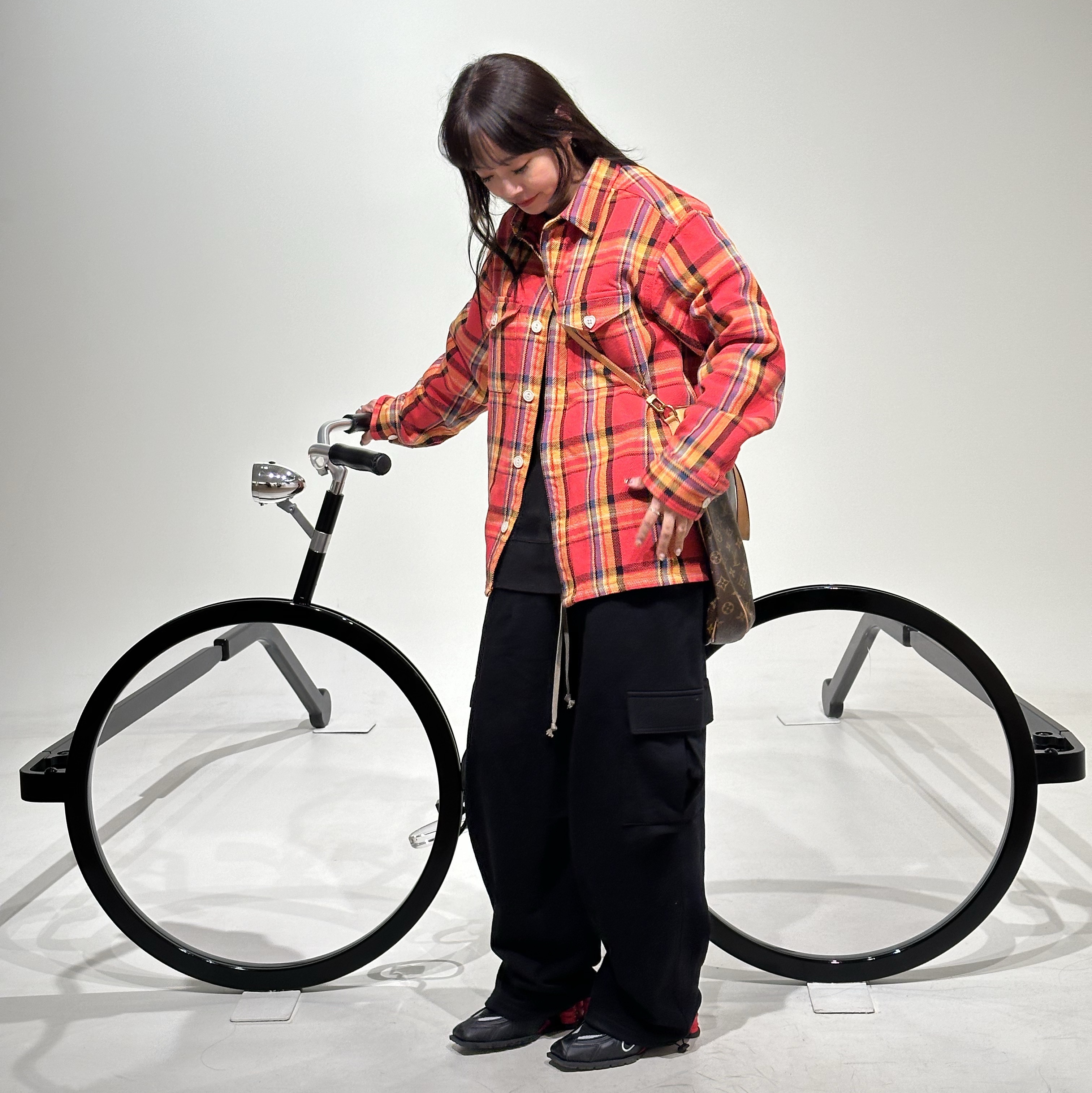 Human Made Check Shirt Orange, Nike x Martine Rose Shox MR4 Black 착용 스타일 - 5