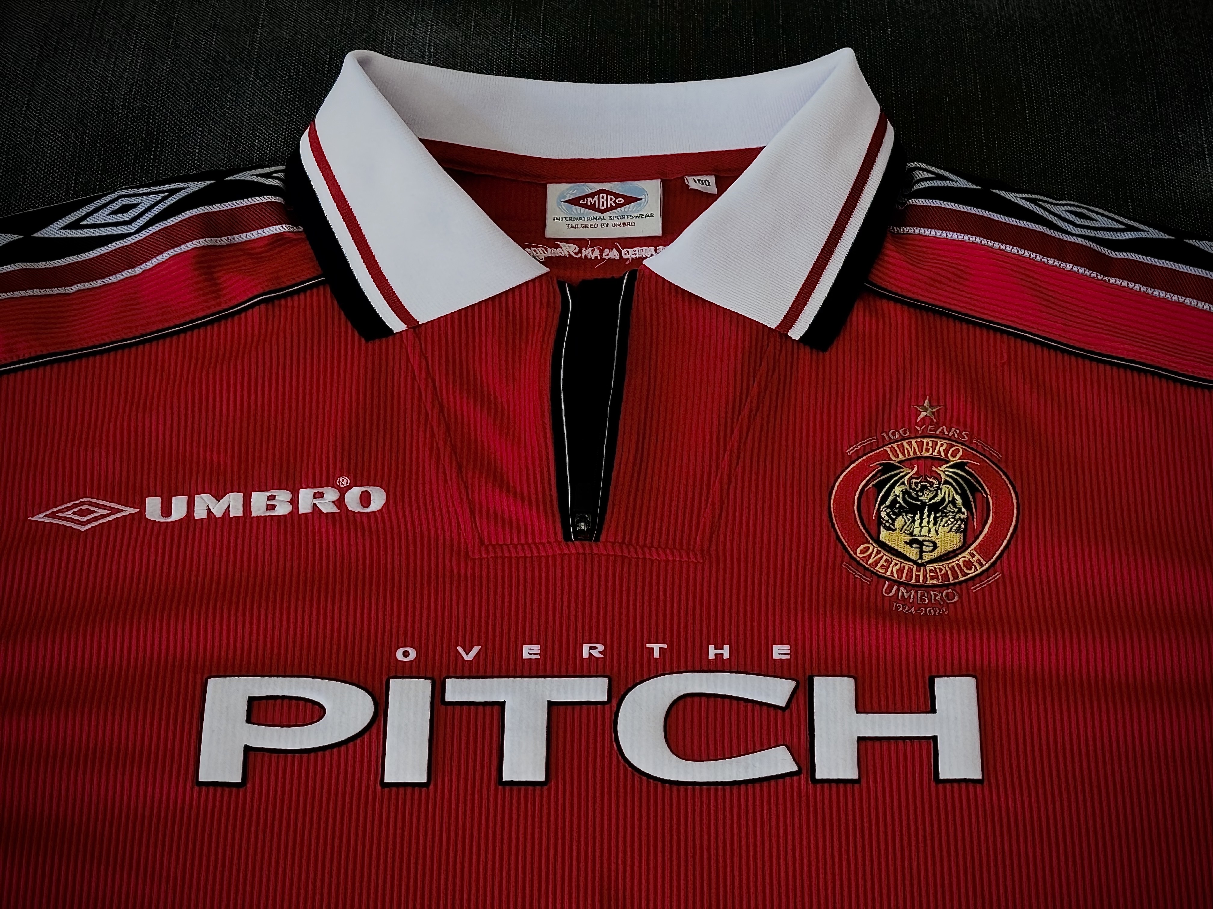 Over The Pitch x Umbro 100th Anniversary Homage Football Jersey 착용 스타일