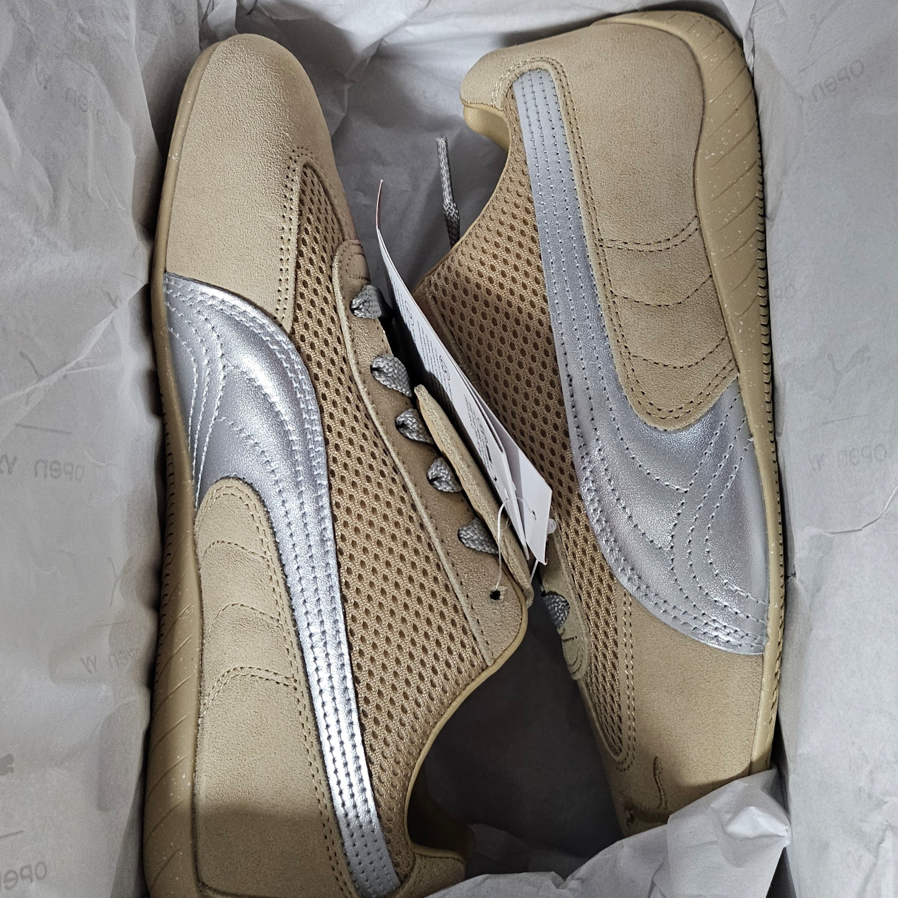 Puma x Open Yy Speedcat Prairie Tan Matte Silver, Puma x Open Yy Speedcat Black Shadow Gray 착용 스타일 - 5