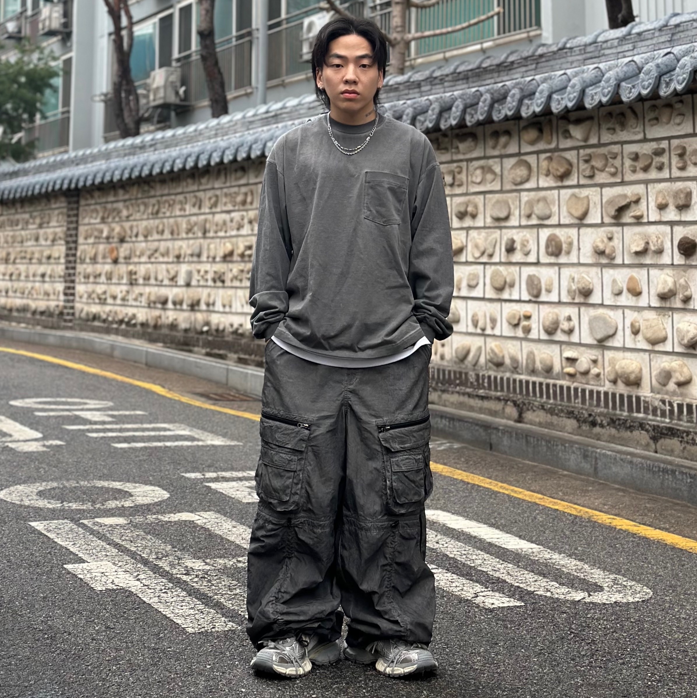 (W) Balenciaga 3XL Sneakers Light Beige 착용 스타일 - 3