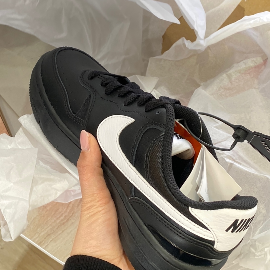 (W) Nike Gamma Force Black White 착용 스타일 - 2