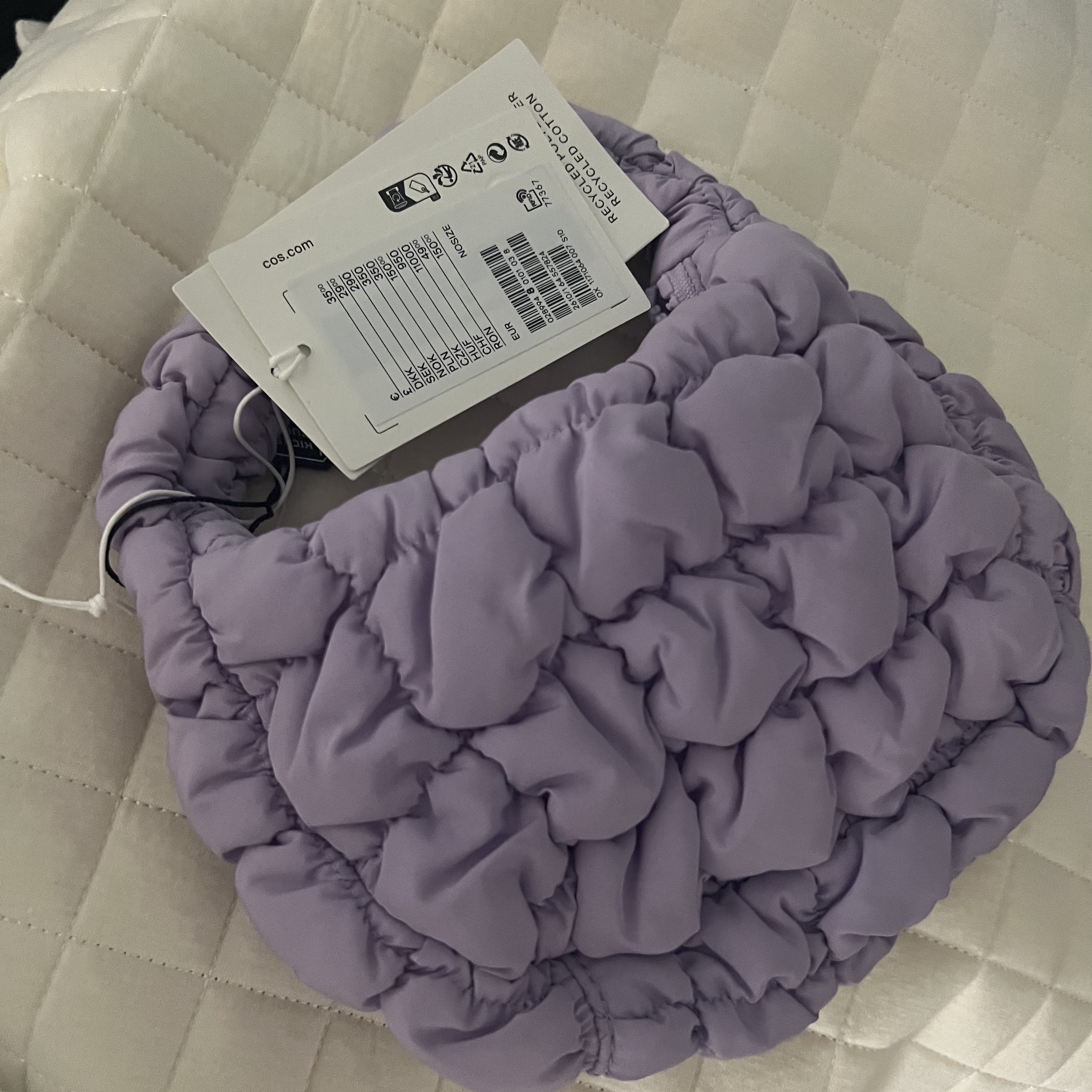 COS Quilted Micro Bag Purple 착용 스타일