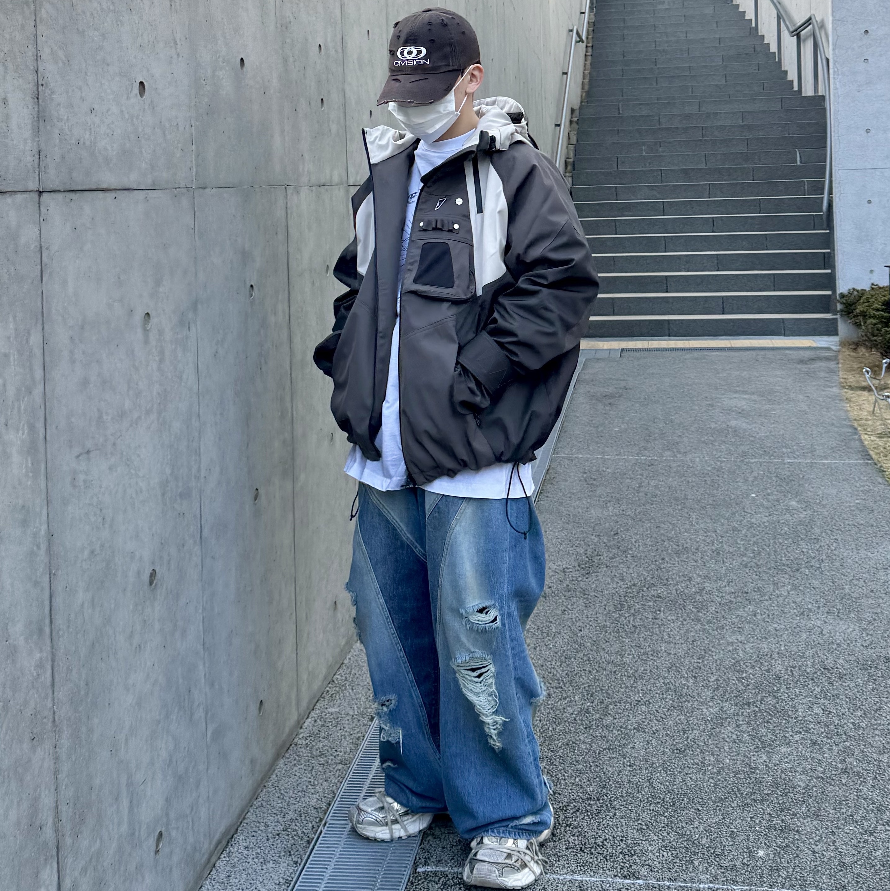 Civision by CSC Vision Distressed Denim Pants Washed Blue, Civision by CSC Vison Destroyed Cap Washed Black 착용 스타일
