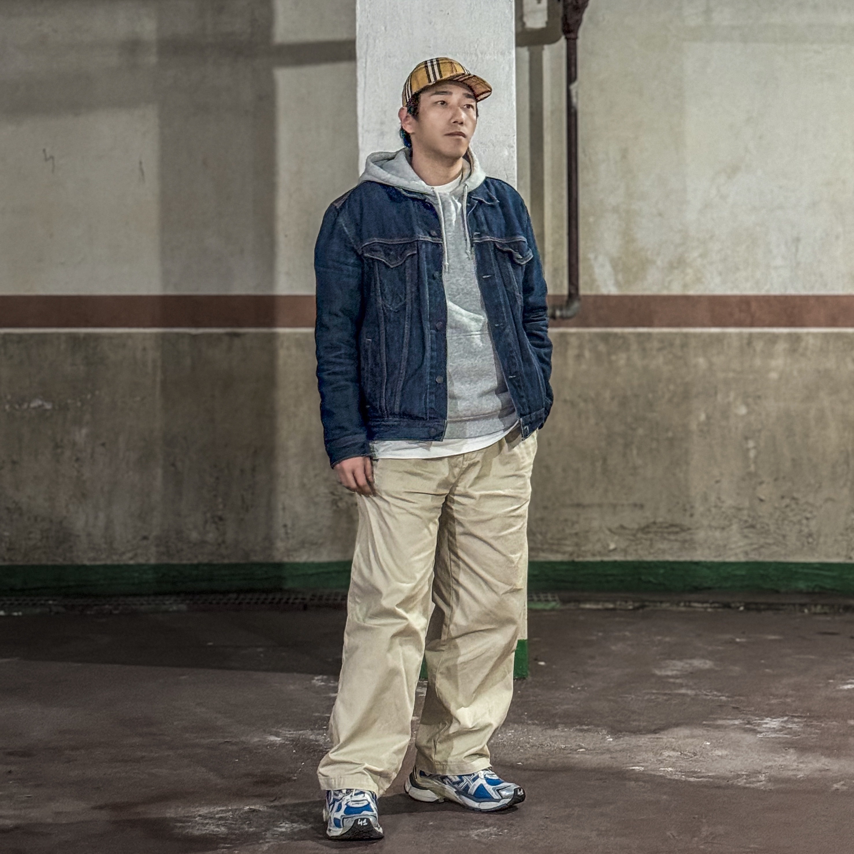 Balenciaga Runner Sneakers Blue White, Burberry Vintage Check Baseball Cap Archive Beige 착용 스타일