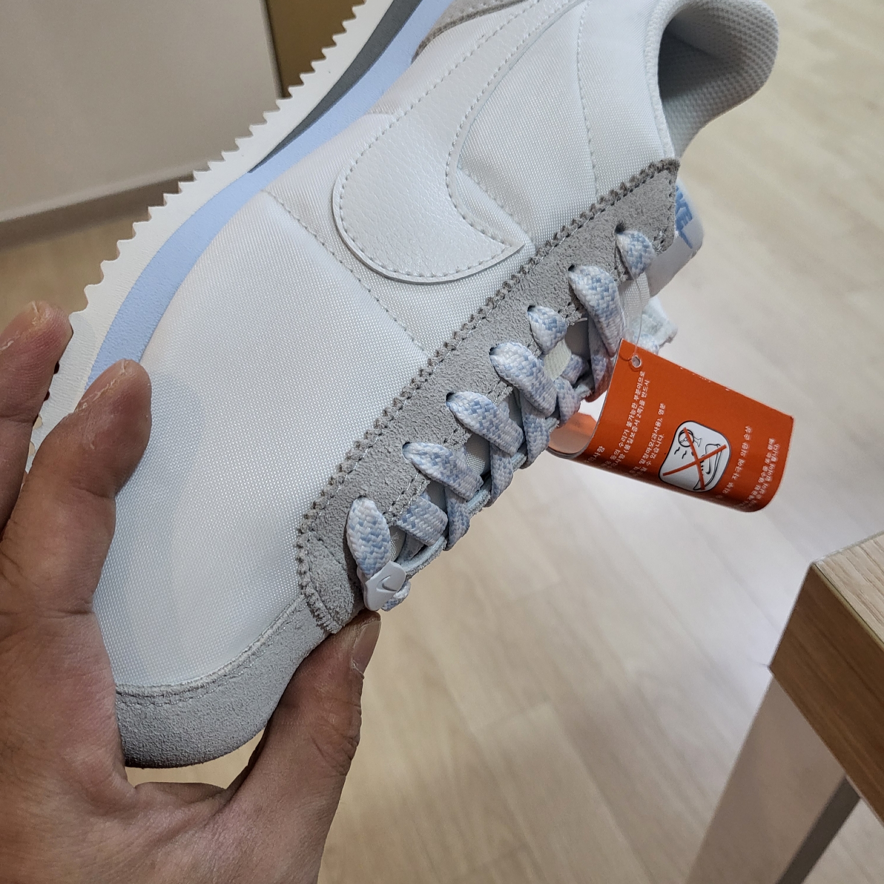 (W) Nike Cortez Summit White Glacier Blue 착용 스타일 - 2