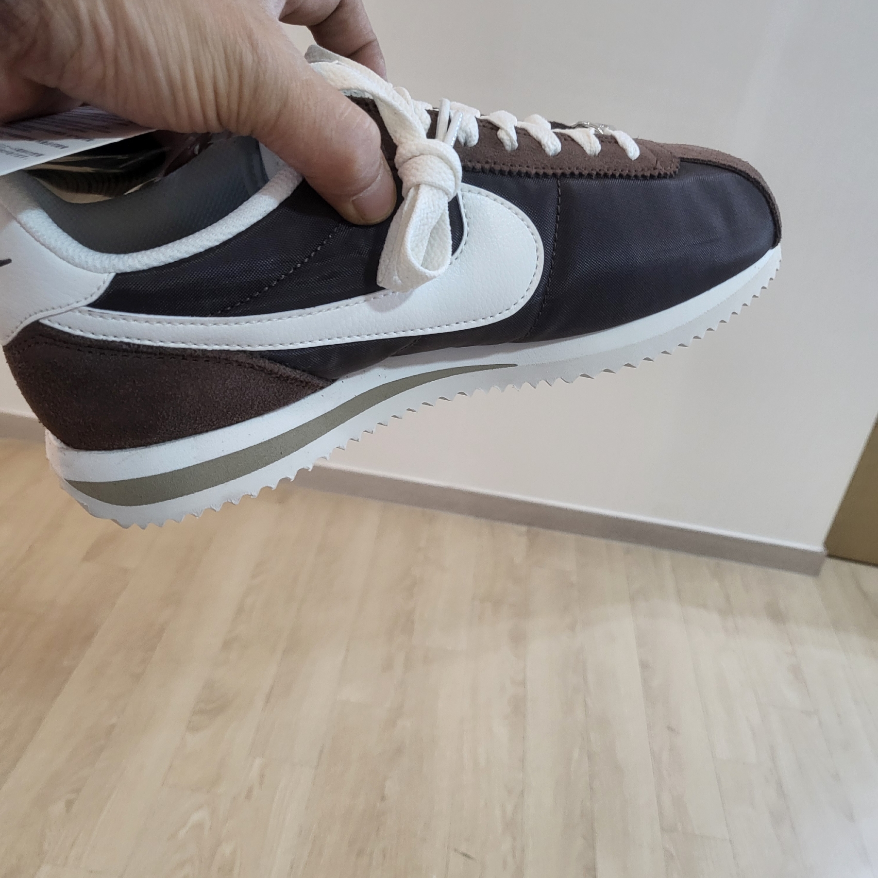(W) Nike Cortez Baroque Brown 착용 스타일 - 1